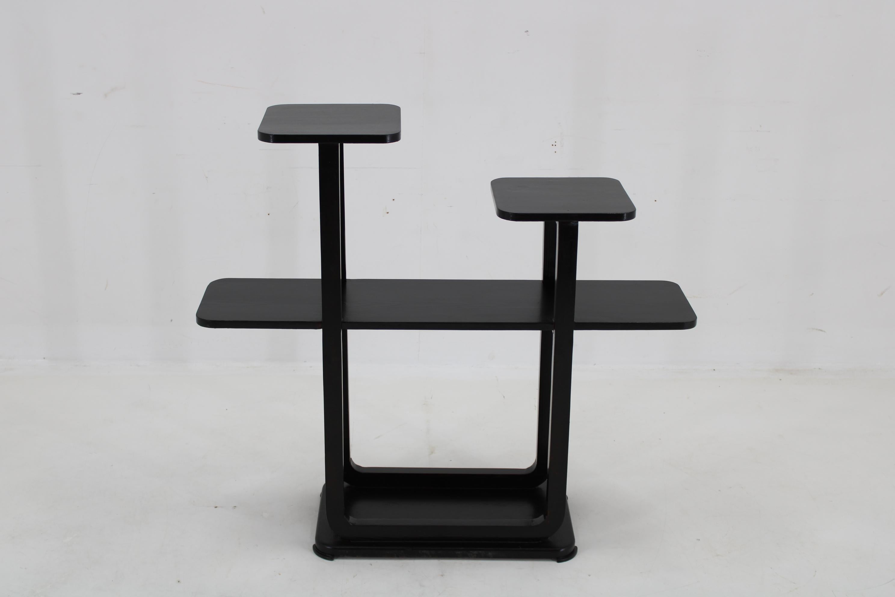 - Stained beech wood 
- carefully refurbished 
