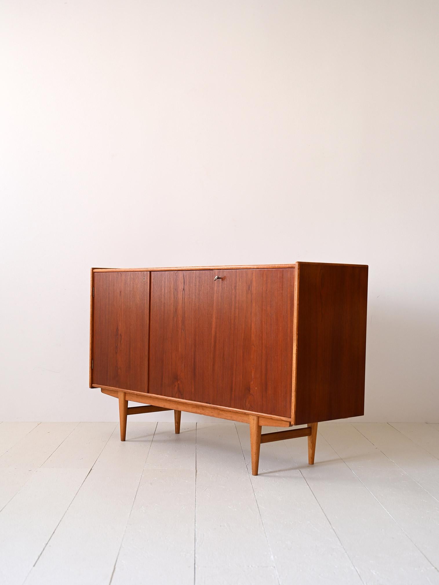 1950s wooden sideboard In Good Condition For Sale In Brescia, IT