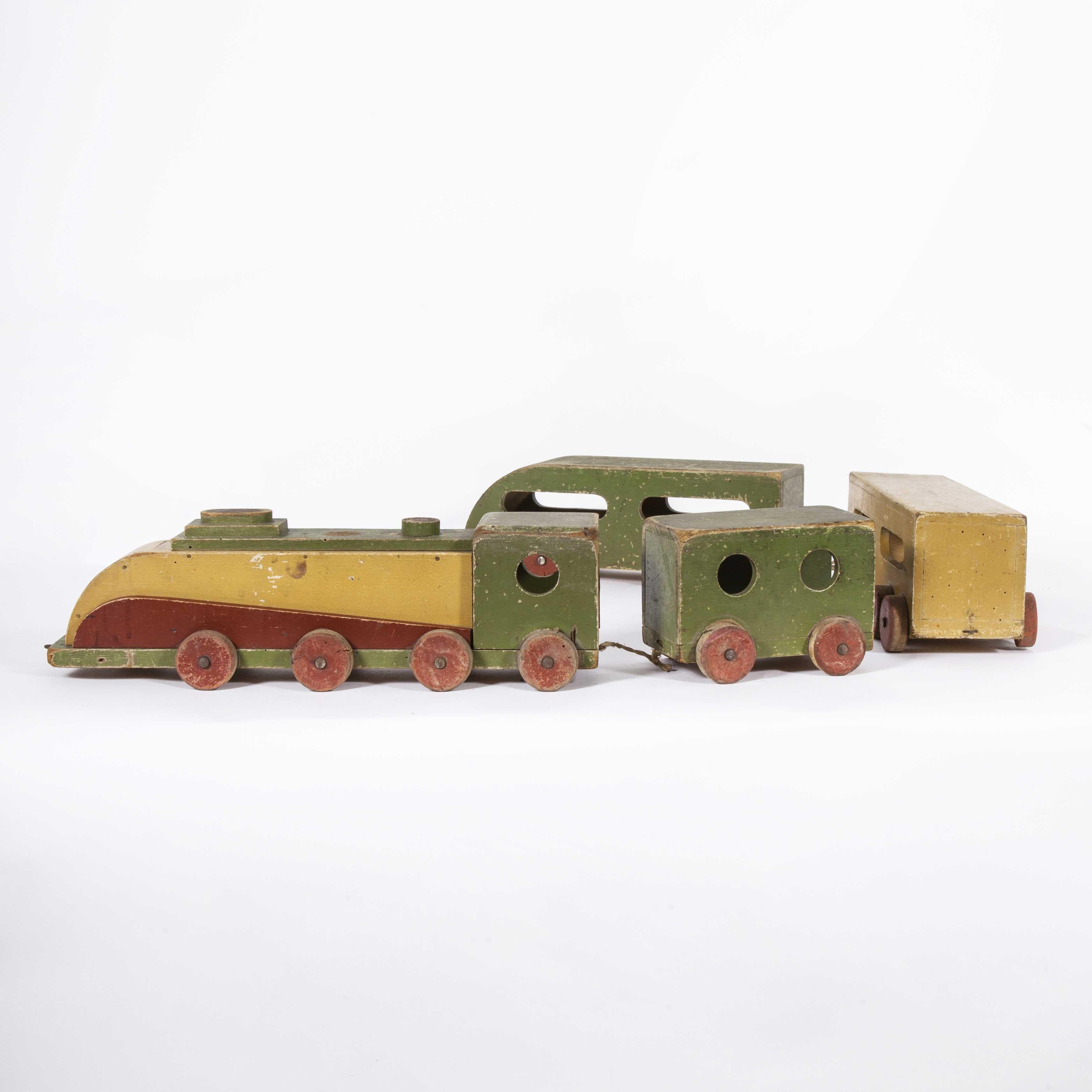 Inconnu Train de jouets en bois des années 1950 en vente