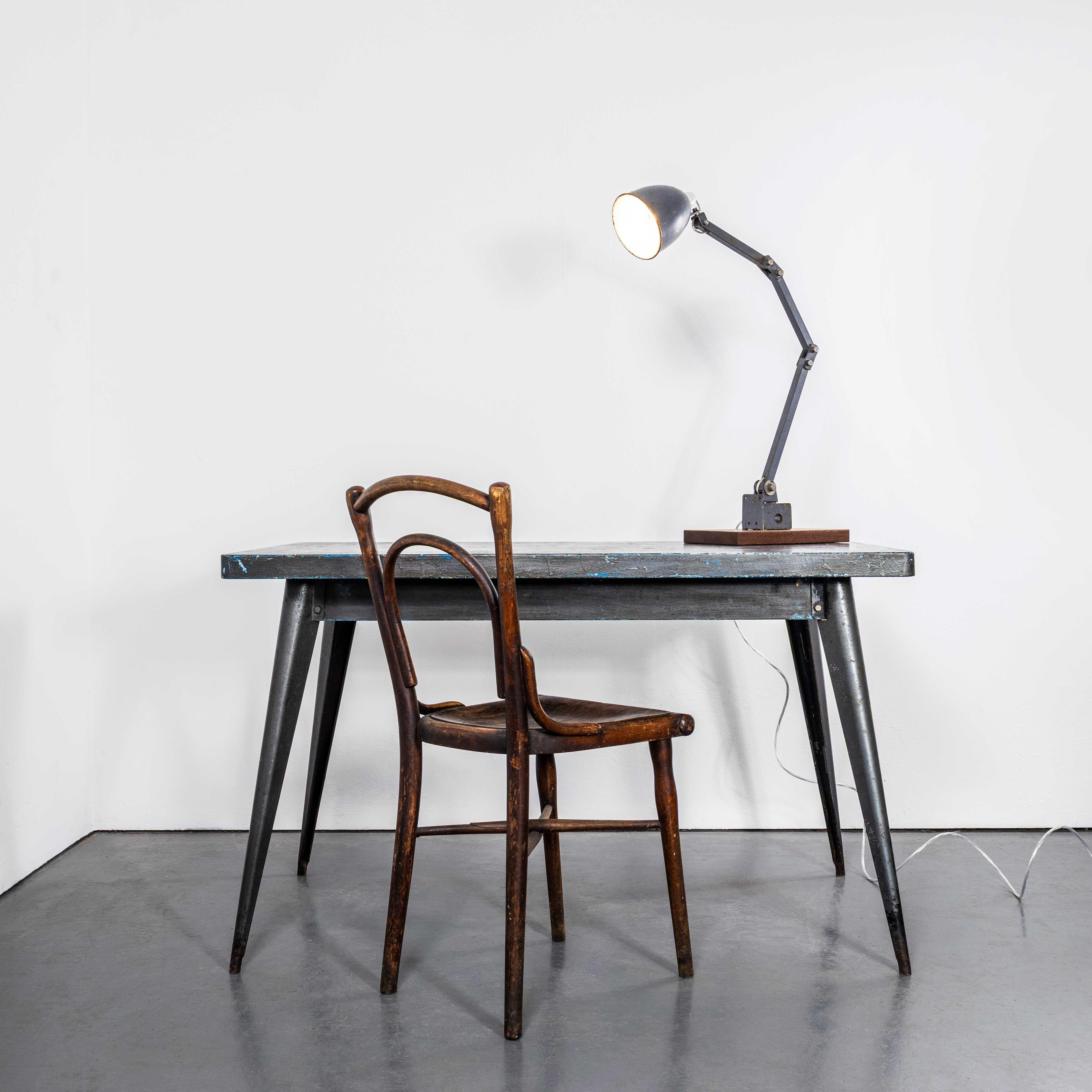 1950's Workshop Task Lamp By Memlite In Good Condition For Sale In Hook, Hampshire
