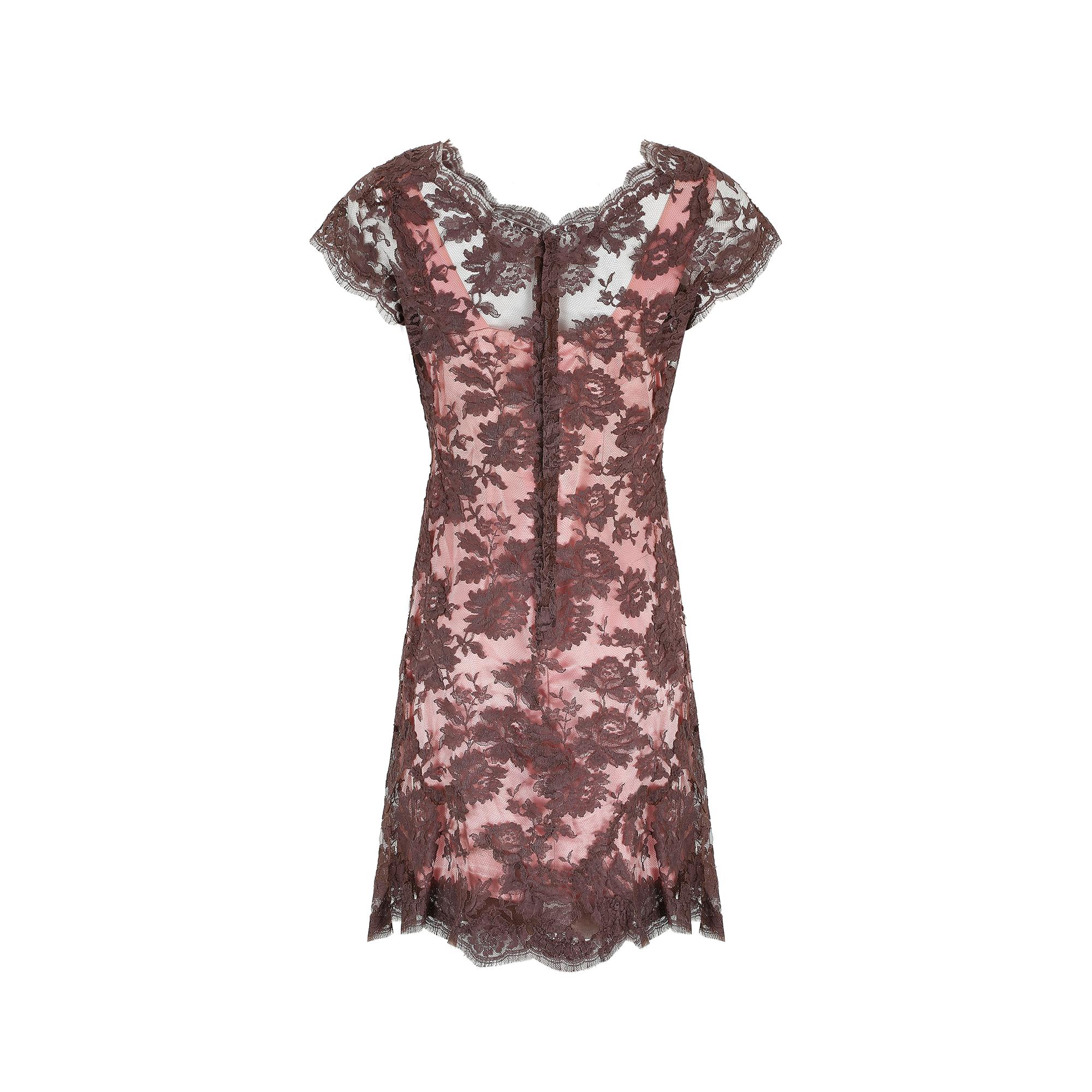 1950er Worth London Couture Braunes Spitzenkleid und rosa Etuikleid 1