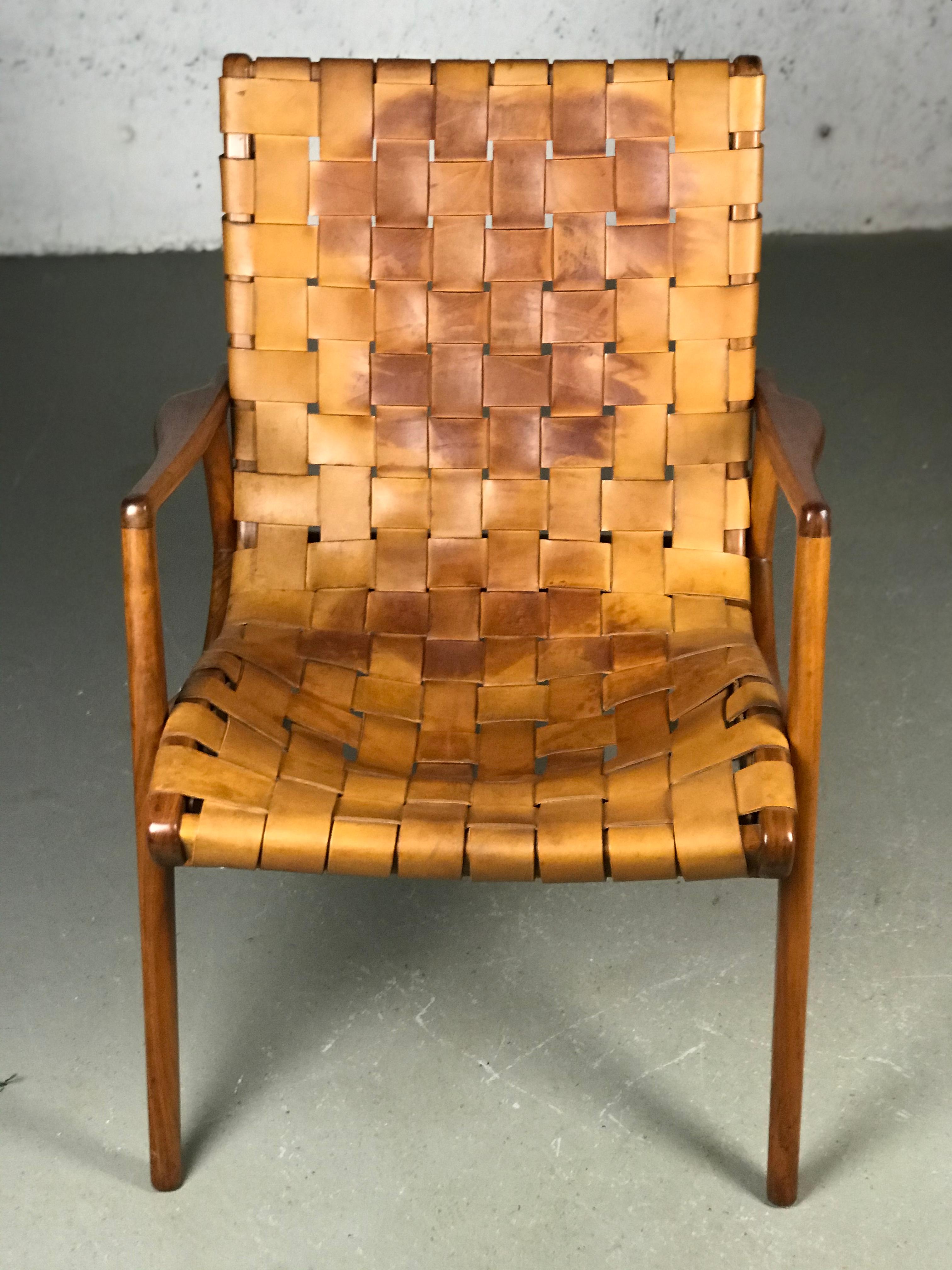 Mid-20th Century Mid Century Modern Lounge Chair and Ottoman in Leather and Walnut by Mel Smilow 