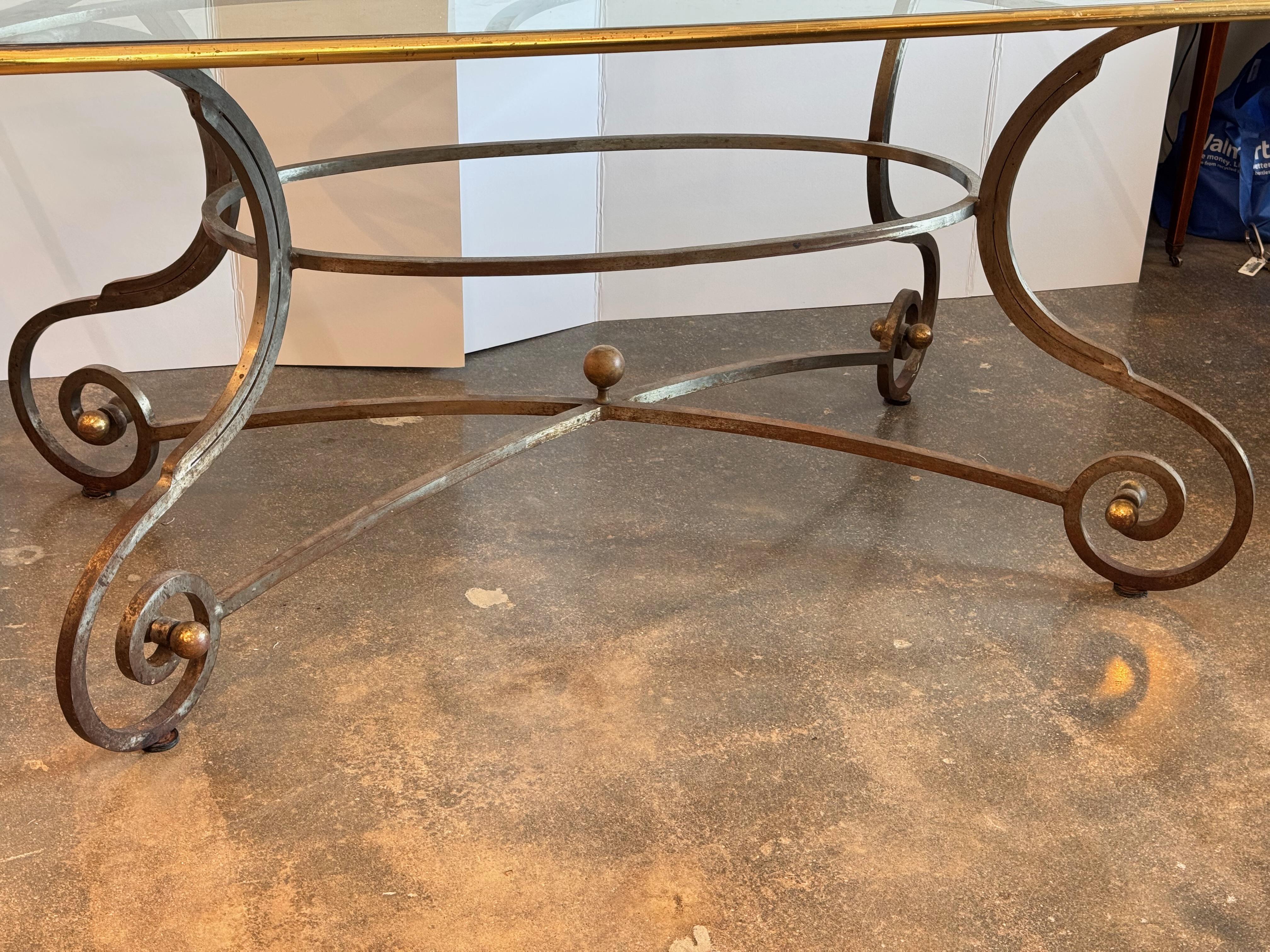 1950s Wrought Iron and Glass Scroll-Base Table In condizioni buone in vendita a Charlottesville, VA