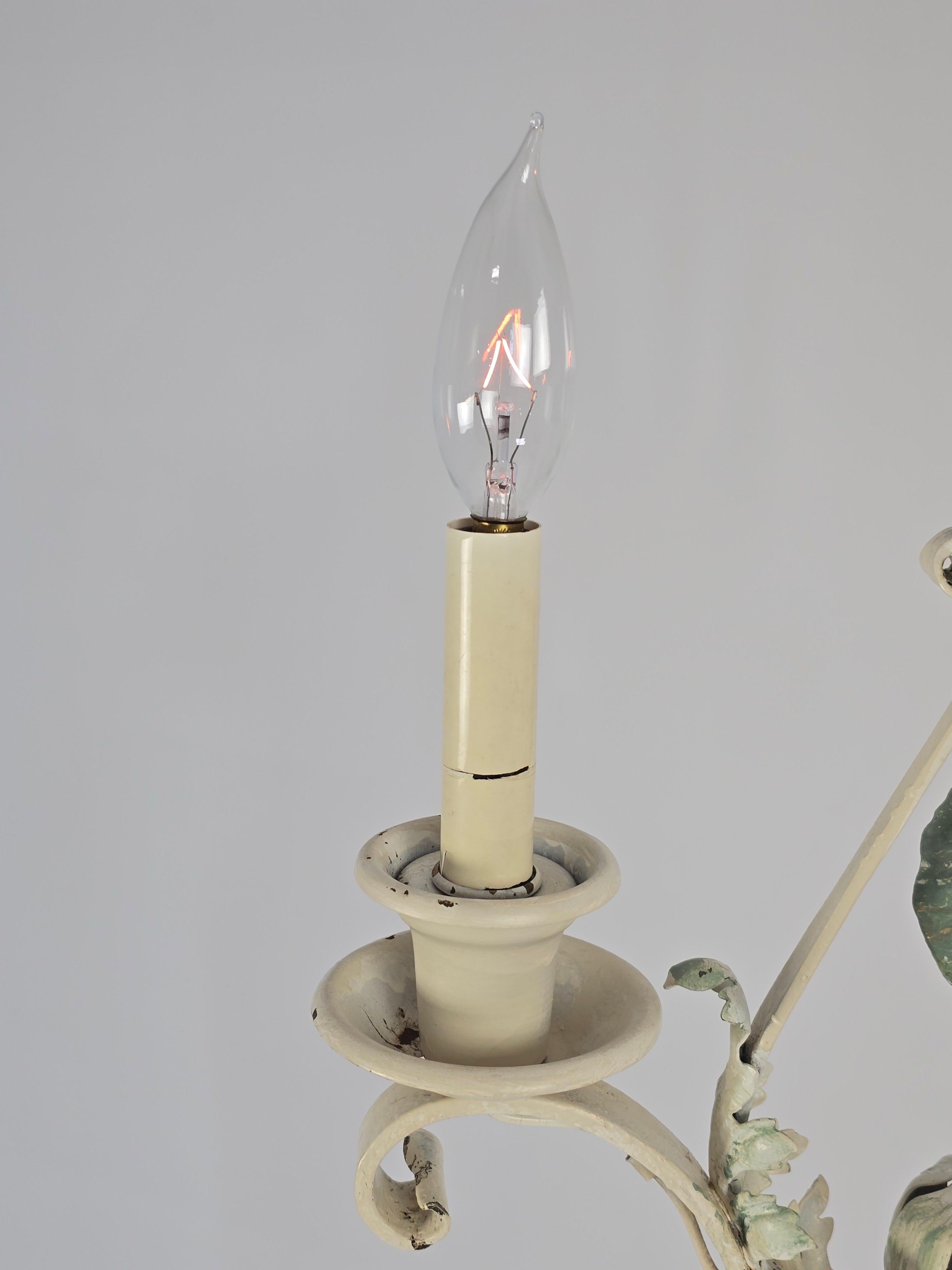Lampada da terra alta in ferro battuto e tole degli anni '50, Italia in vendita 3