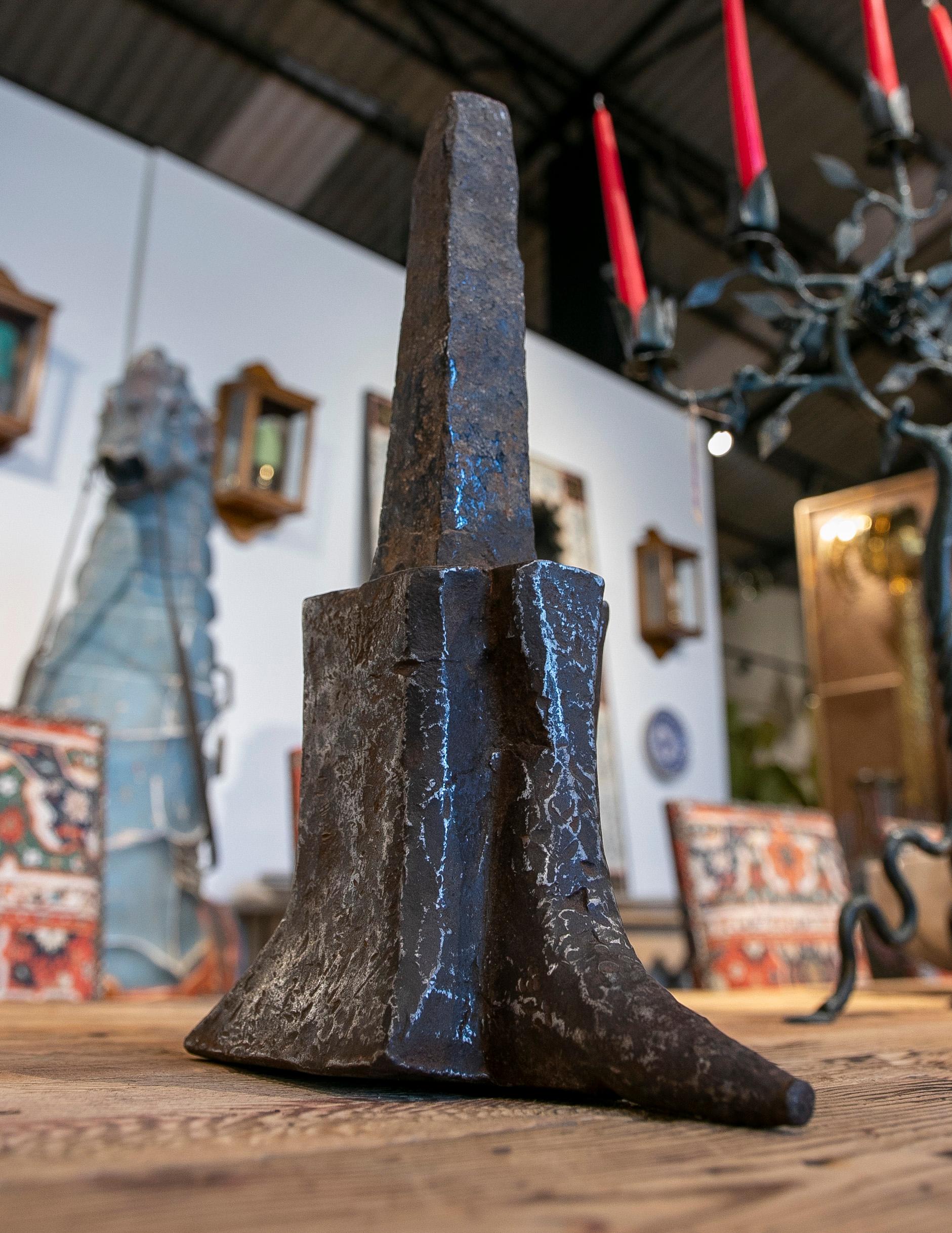 1950s Wrought Iron Anvil For Sale 6