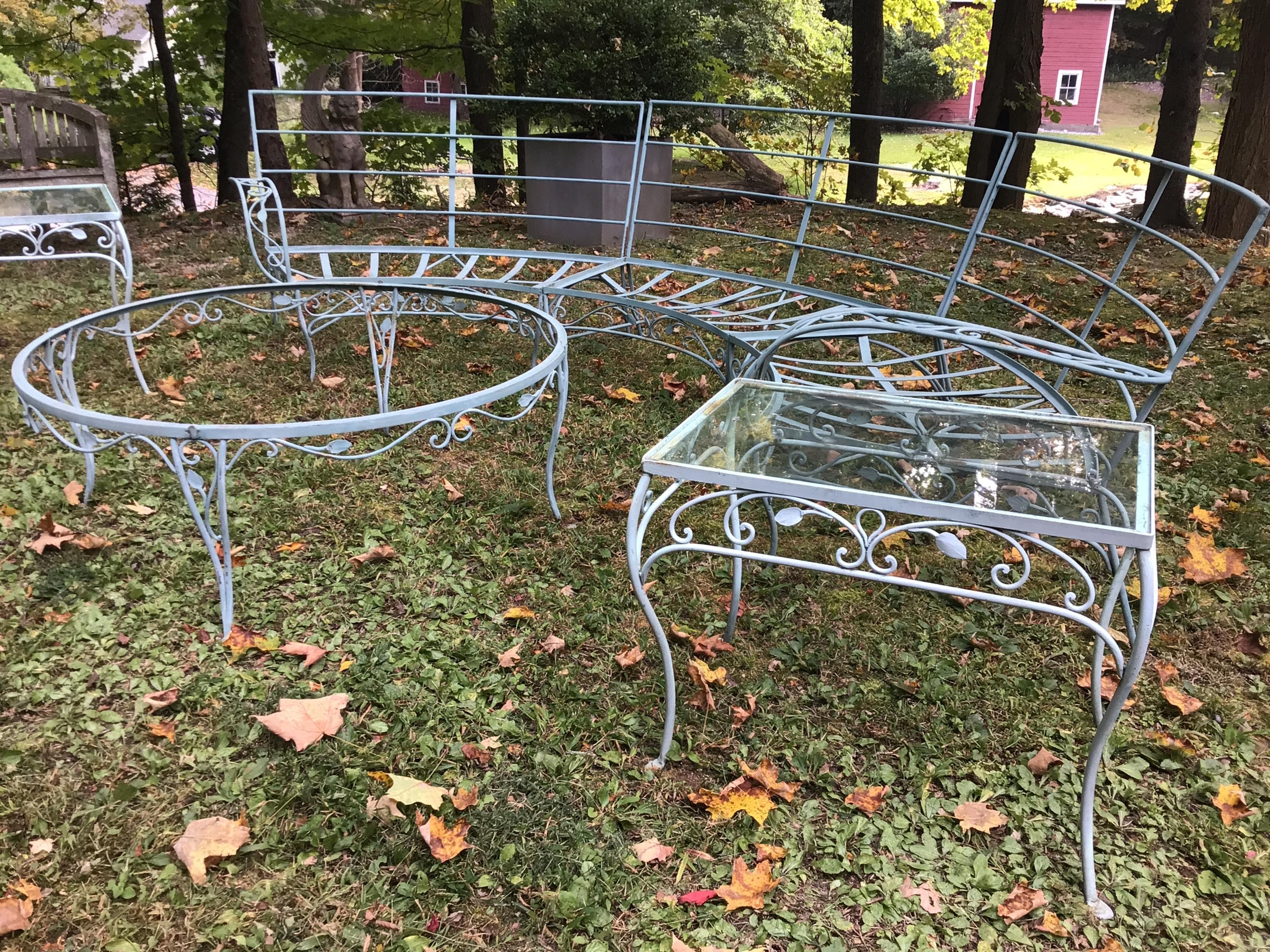 Fer forgé des années 1950  Canapé courbé Garden Set Bon état - En vente à Tarrytown, NY