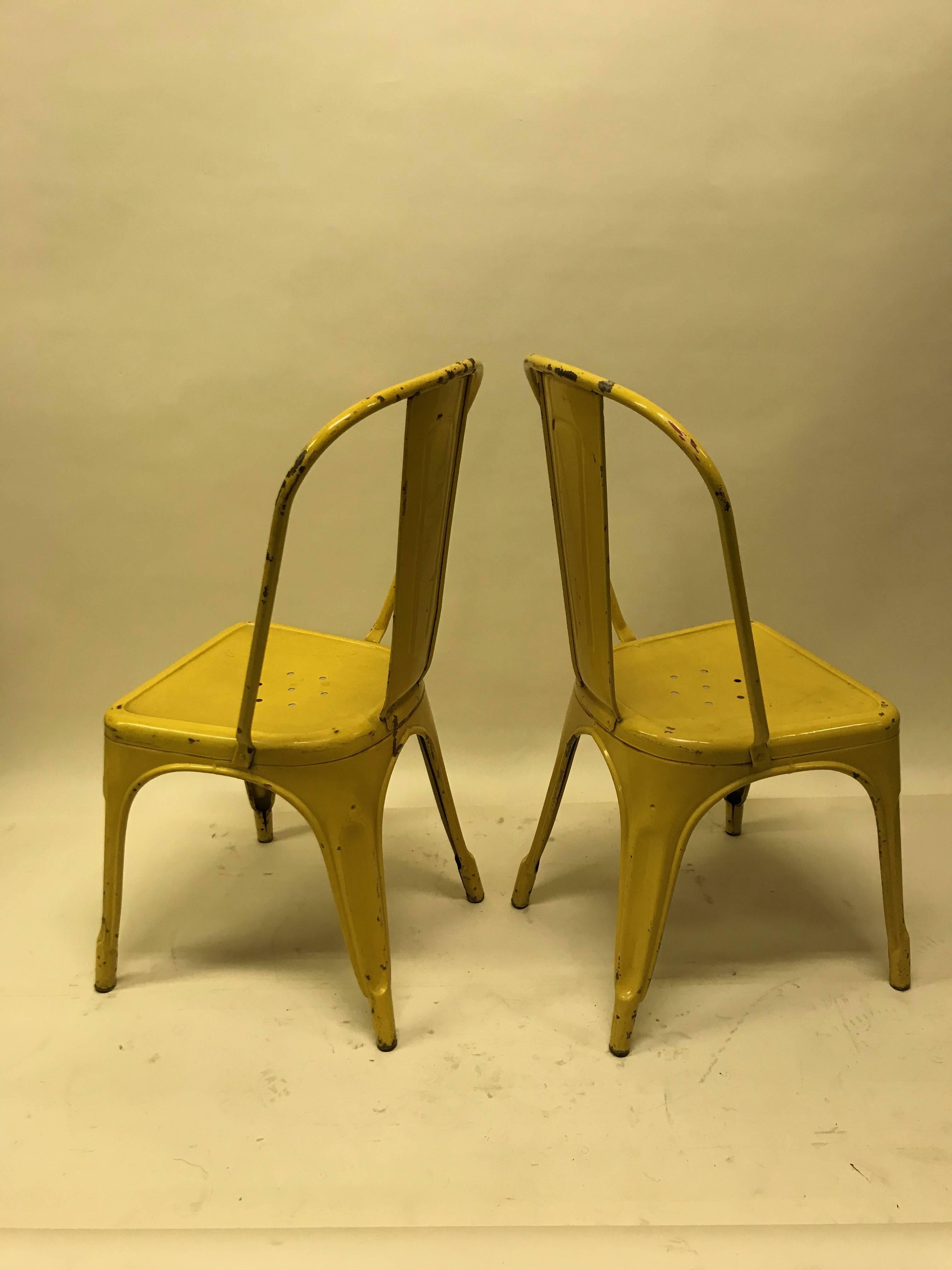 1950s Xavier Pauchard Pair of Industrial Yellow Metal French Chairs, Tolix In Good Condition For Sale In Milan, IT