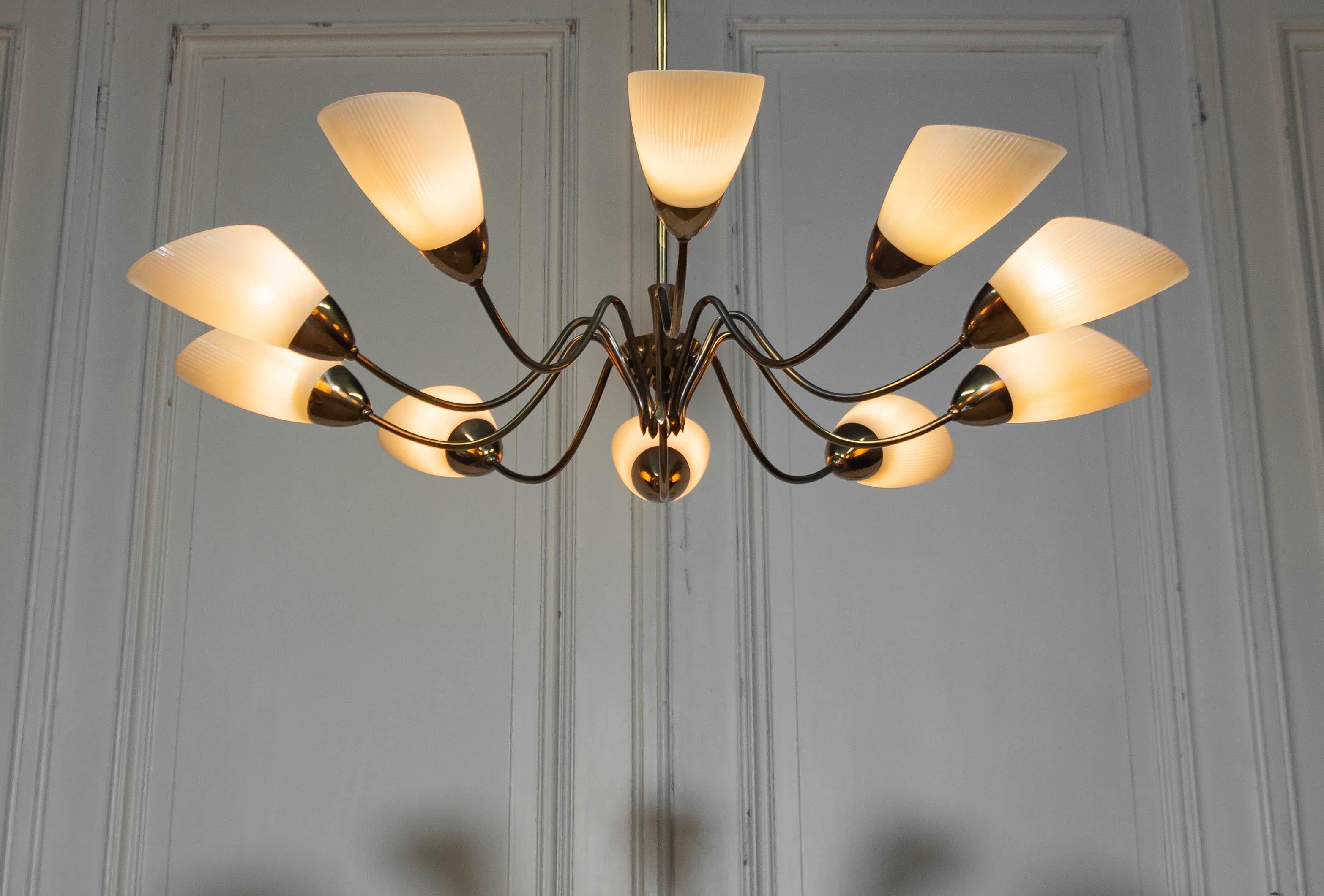 1950s XL Sputnik Chandelier in Brass Attributed to Angelo Lelii for Arredoluce In Good Condition For Sale In Silvolde, Gelderland