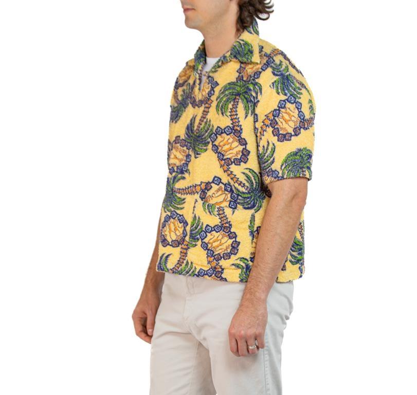 Gelbes Terry-Stoff-Herrenhemd aus Baumwolle, 1950er Jahre, tropisch im Angebot 2