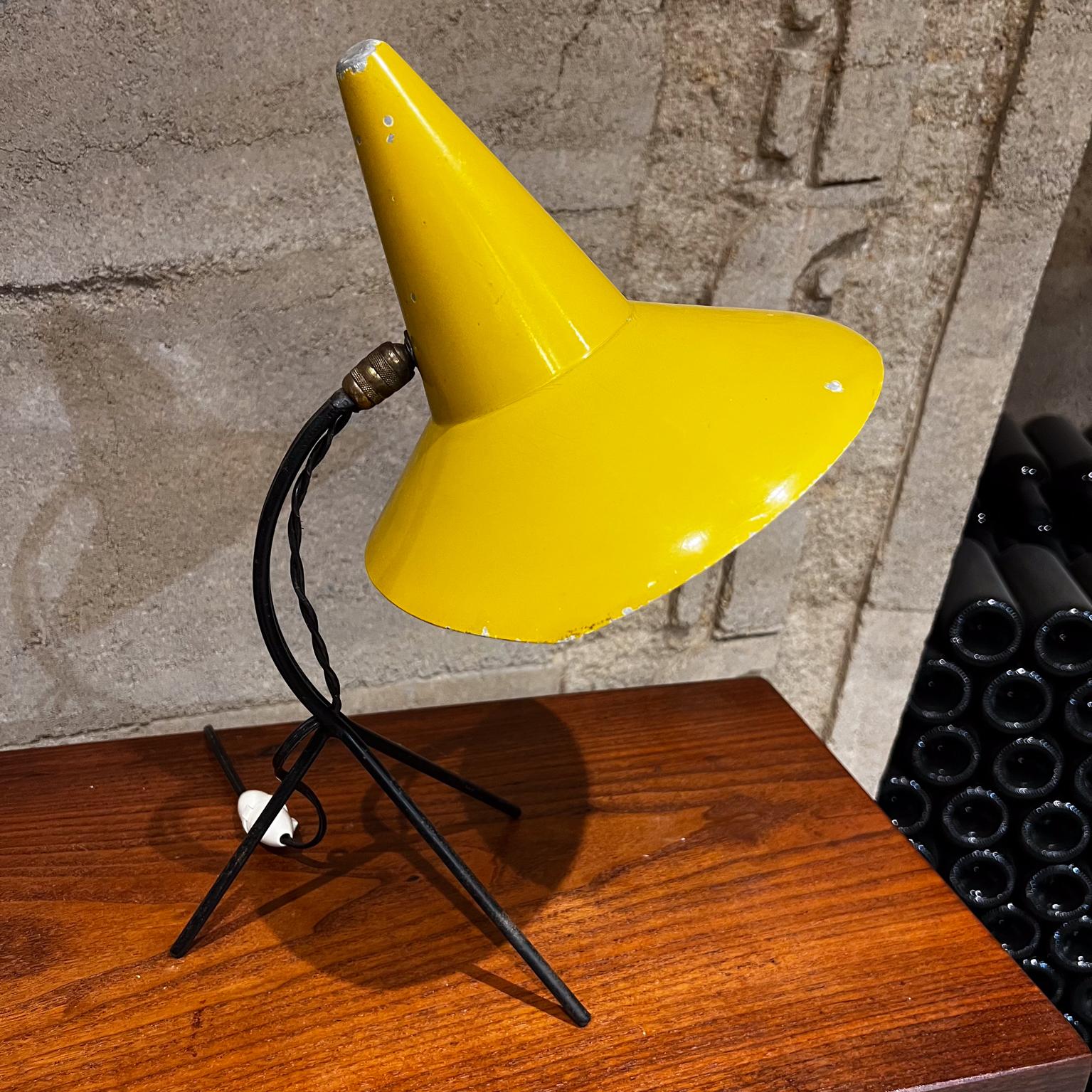 1950s French Yellow Desk Lamp Style Guariche and Lacroix France For Sale 2