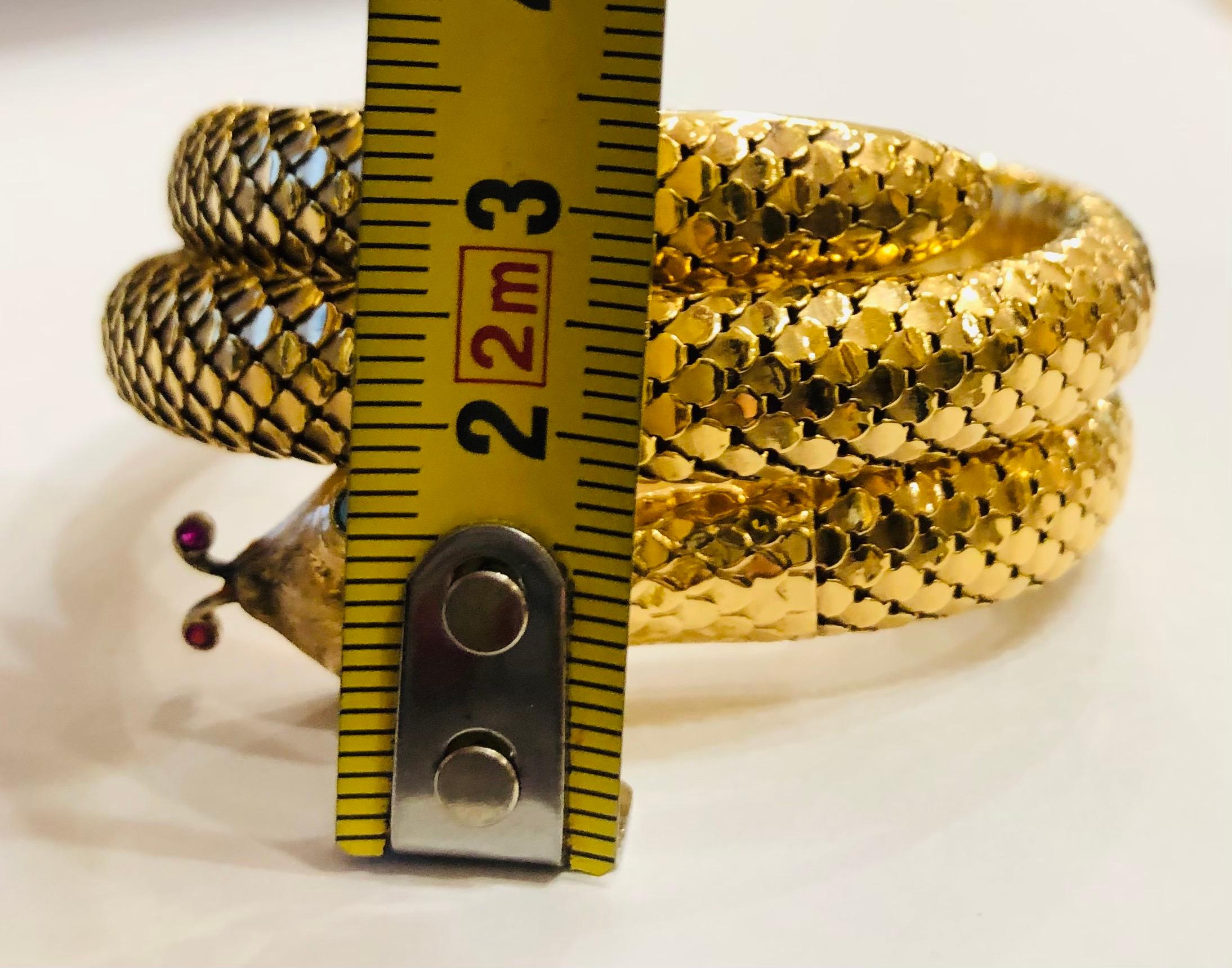 Bracelet jonc souple serpent serpent en or jaune 18 carats, années 1950 Bon état - En vente à Pamplona, Navarra