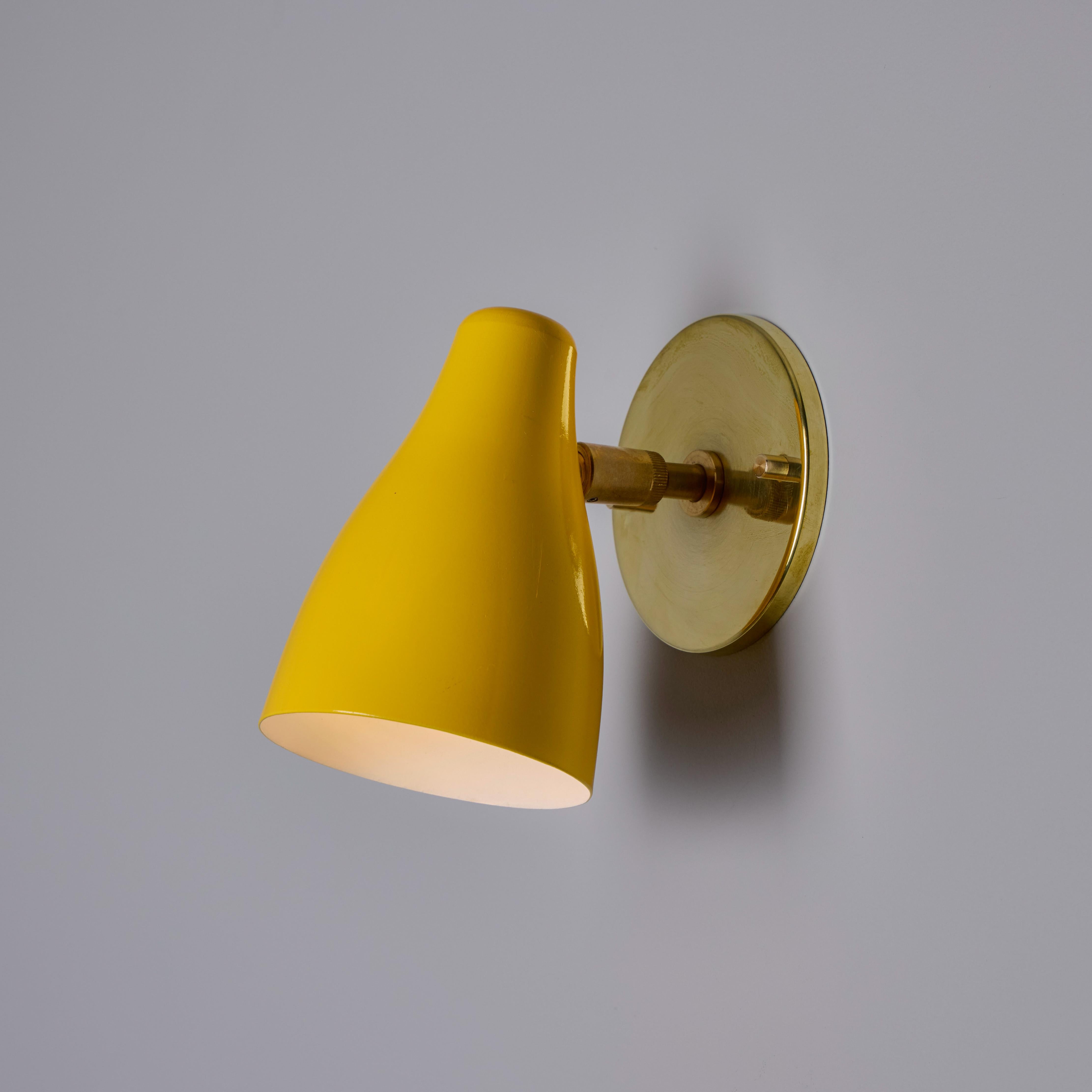 1950s Yellow Painted Metal & Brass Wall Lamp Attributed to Stilnovo For Sale 4