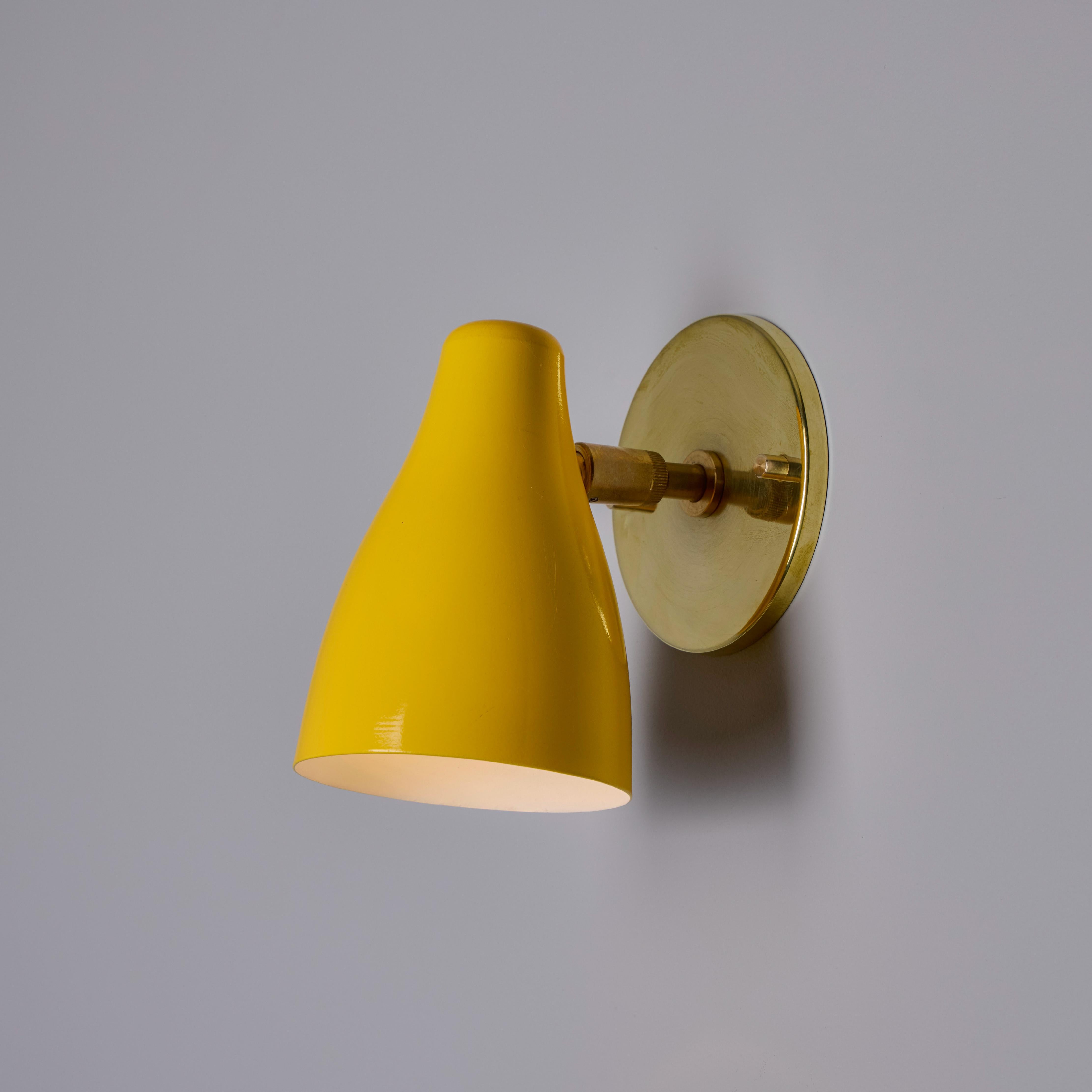 1950s Yellow Painted Metal & Brass Wall Lamp Attributed to Stilnovo For Sale 5