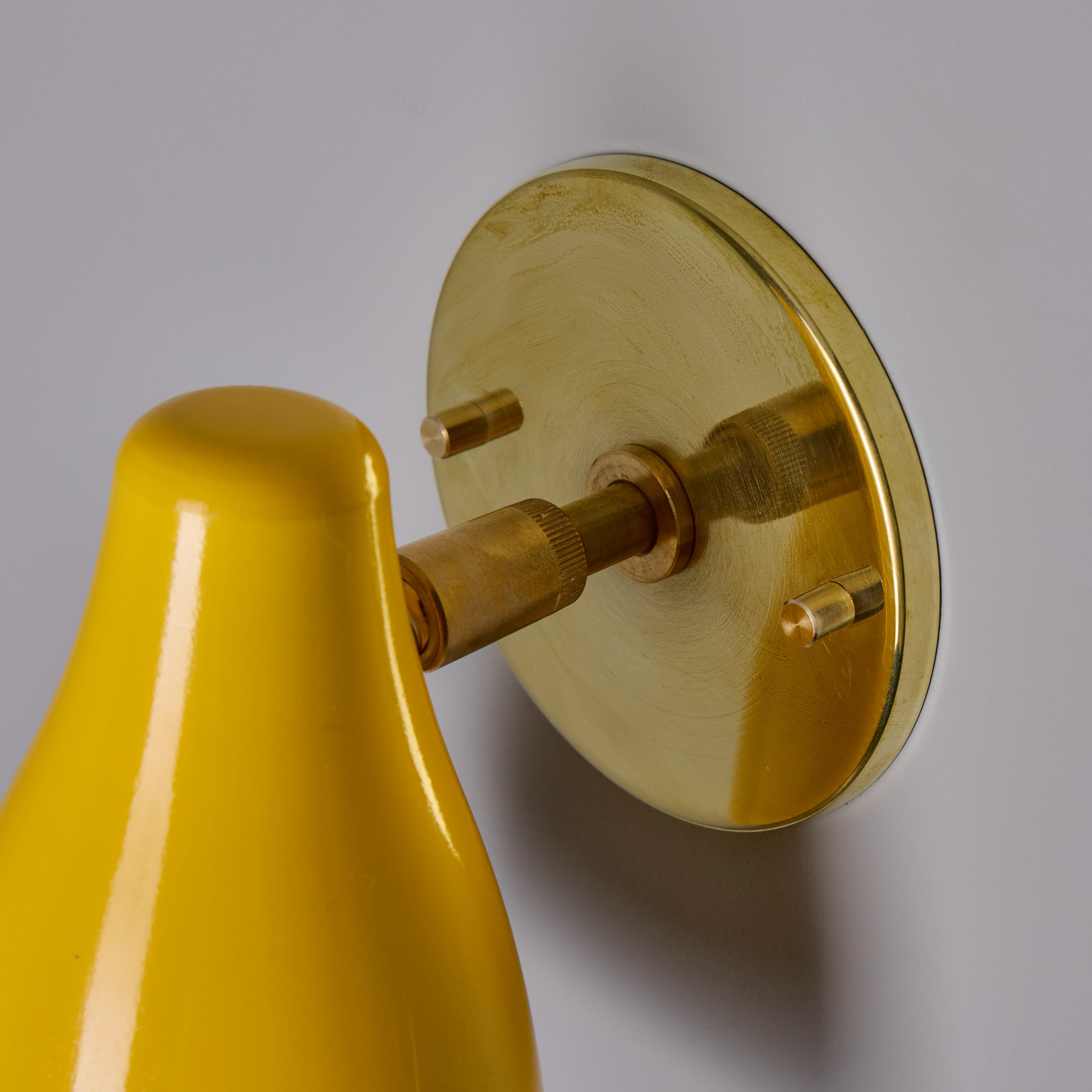1950s Yellow Painted Metal & Brass Wall Lamp Attributed to Stilnovo For Sale 6