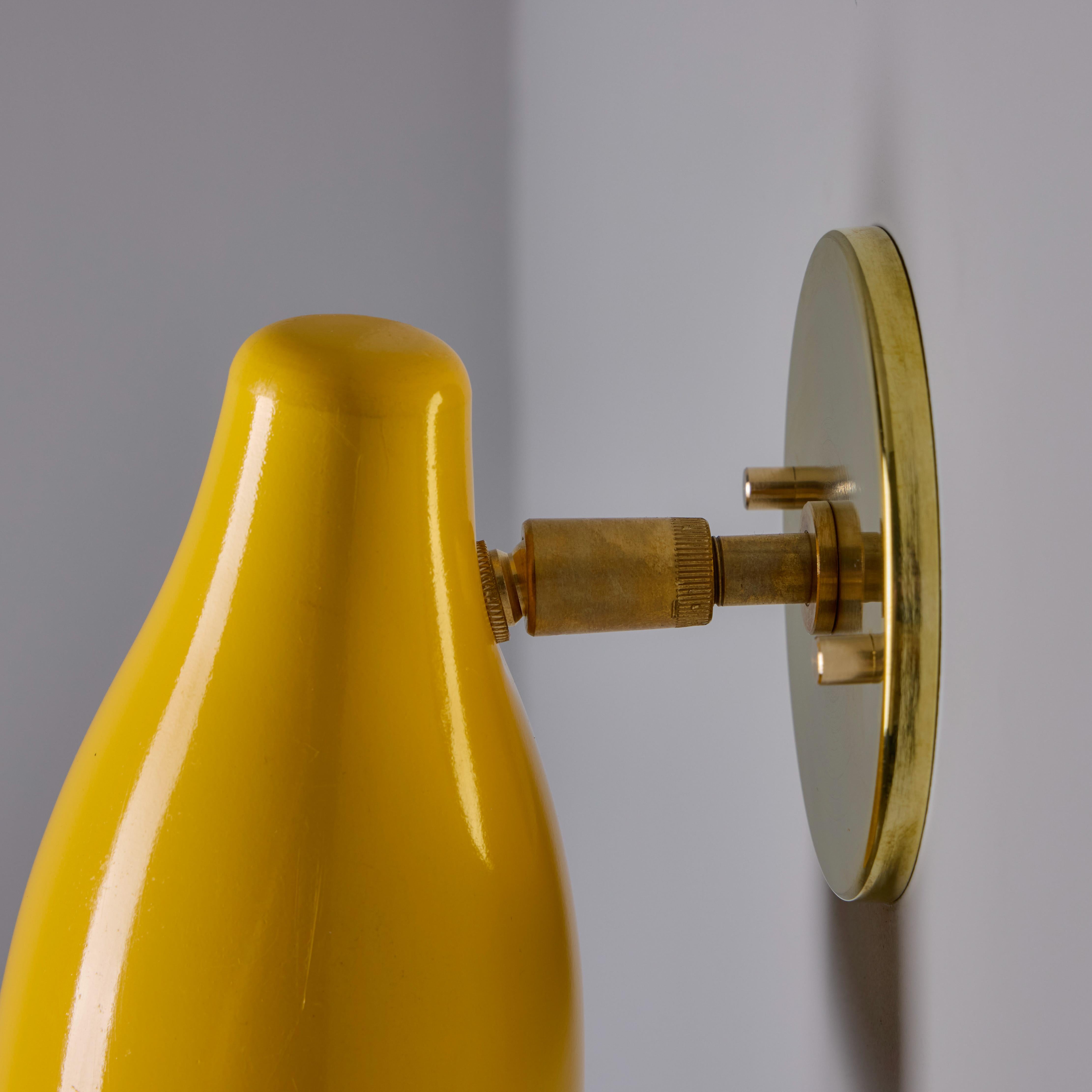 1950s Yellow Painted Metal & Brass Wall Lamp Attributed to Stilnovo For Sale 8