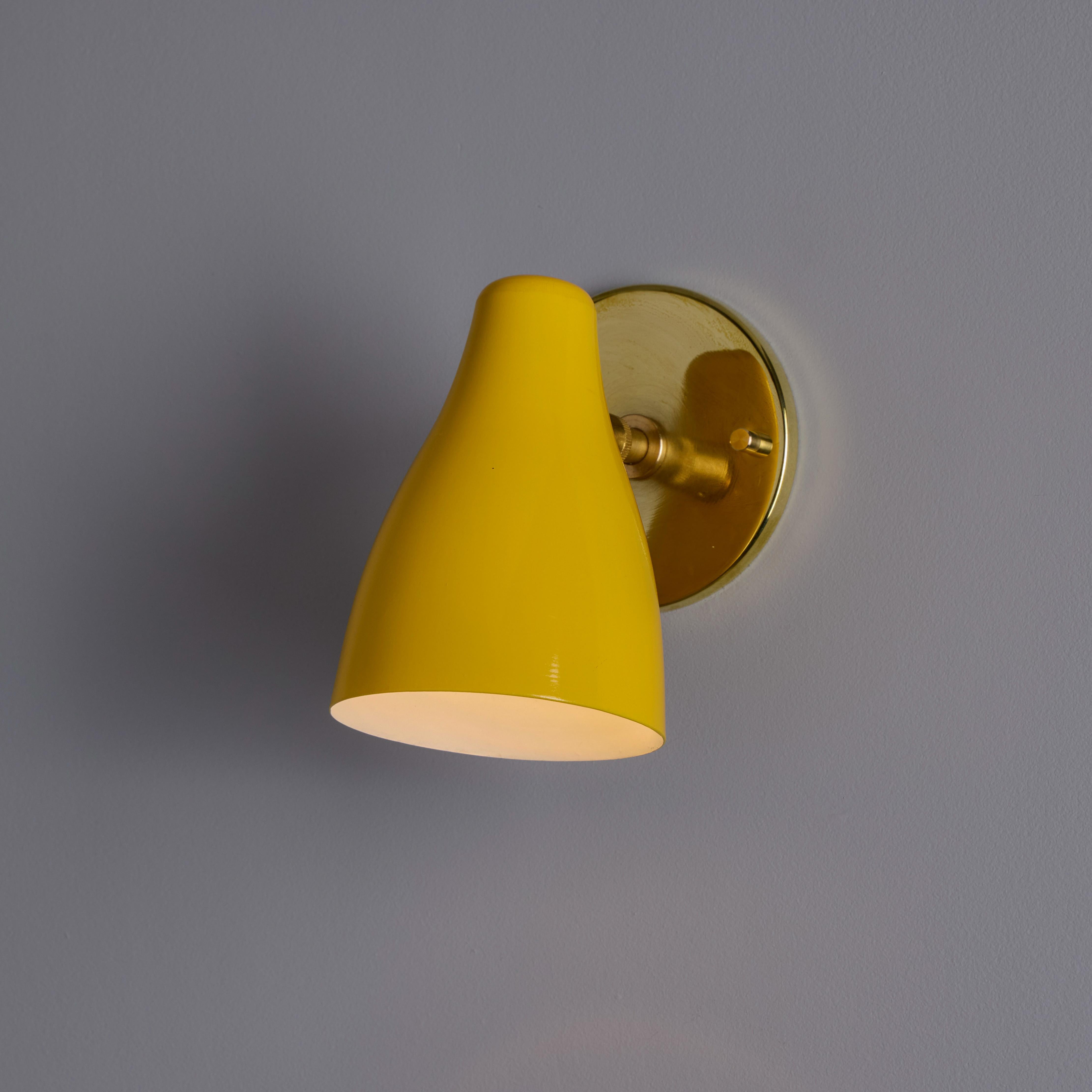 Italian 1950s Yellow Painted Metal & Brass Wall Lamp Attributed to Stilnovo For Sale