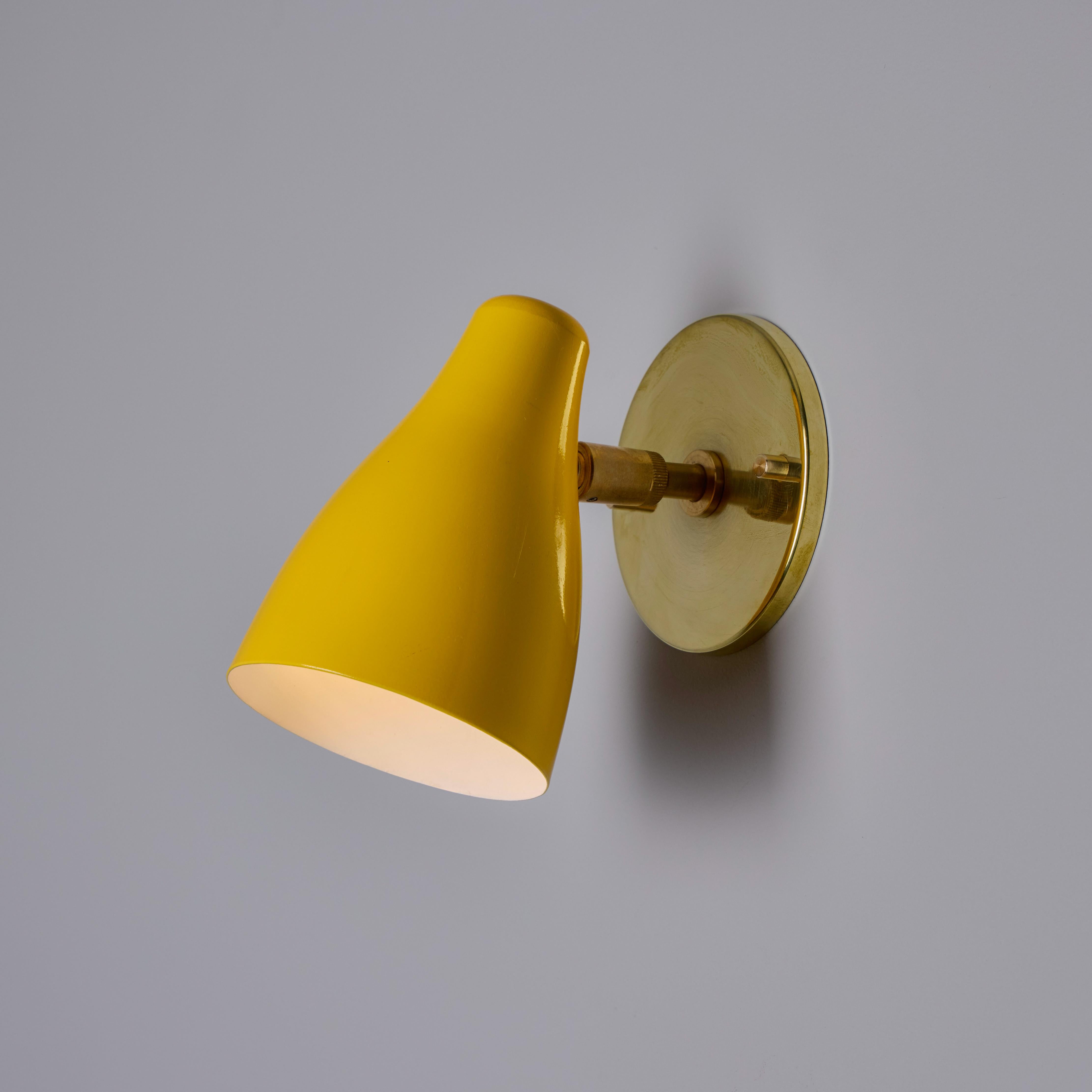 1950s Yellow Painted Metal & Brass Wall Lamp Attributed to Stilnovo For Sale 3