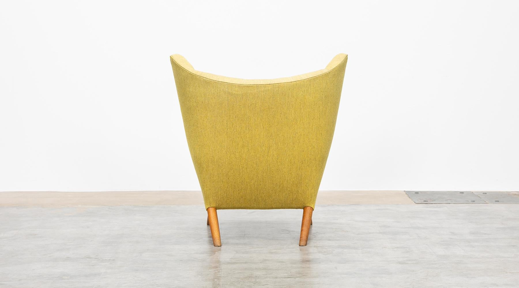 Tissu d'ameublement chaise Papa Bear jaune des années 1950:: Hans Wegner 'i'