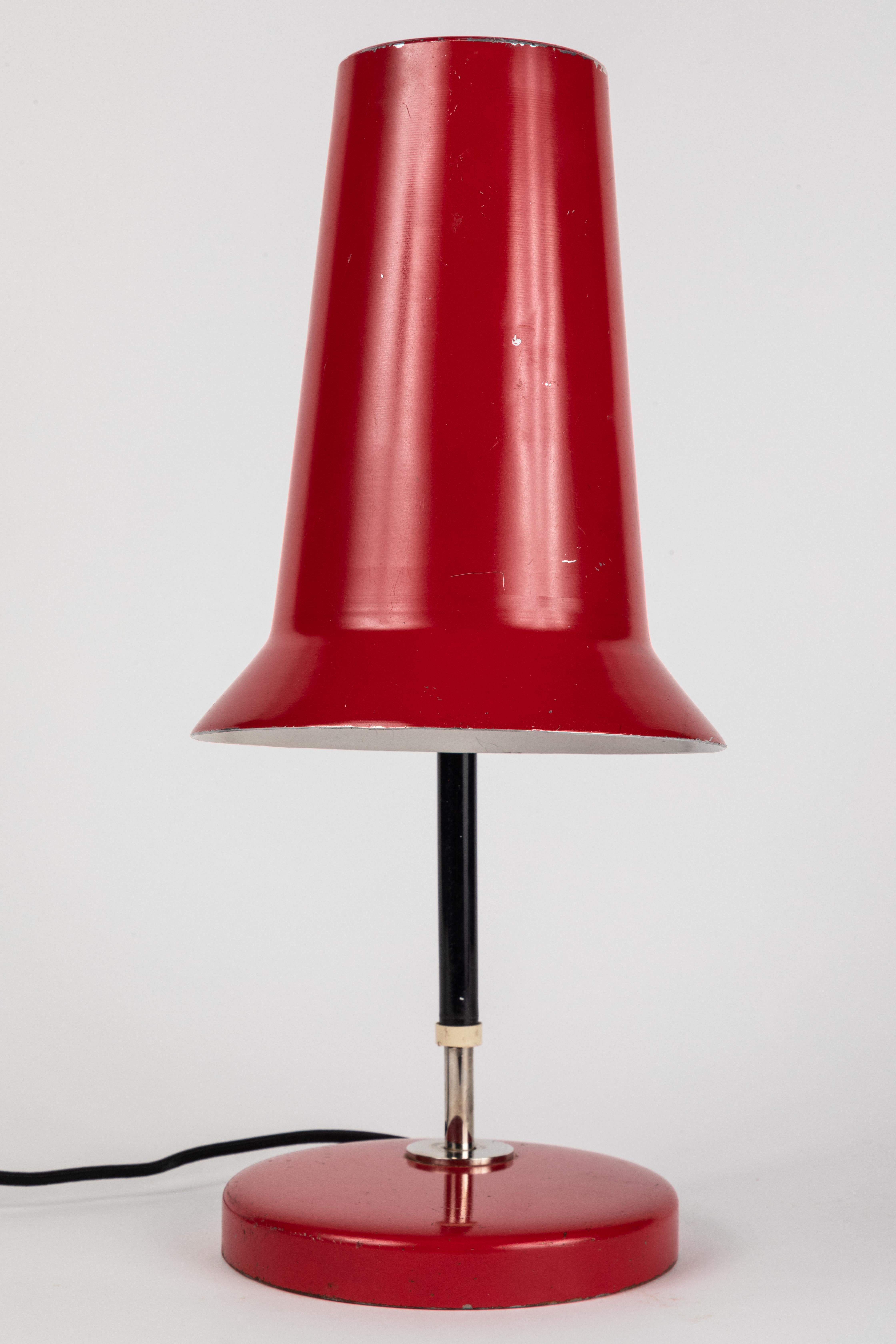 Scandinavian Modern 1960s Yki Nummi Series 40-040 Red Table Lamp for Stockman Orno