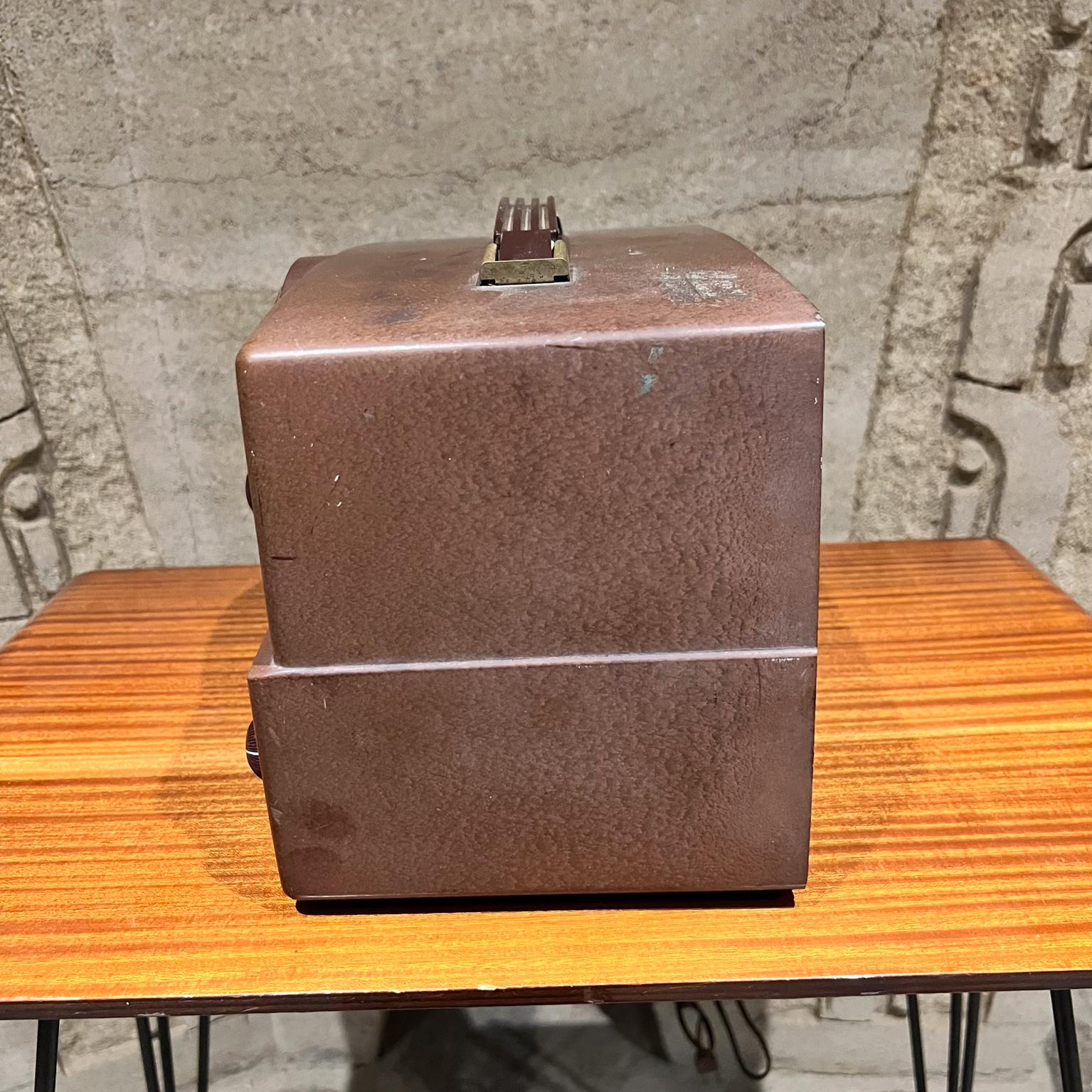 Radio portatile Zenith anni '50 in bachelite marrone non funzionante In condizioni buone in vendita a Chula Vista, CA