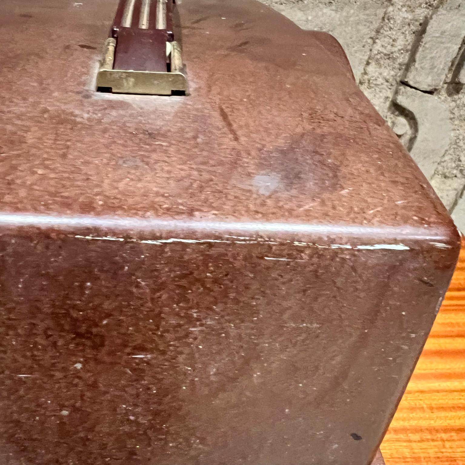 Radio portatile Zenith anni '50 in bachelite marrone non funzionante in vendita 1