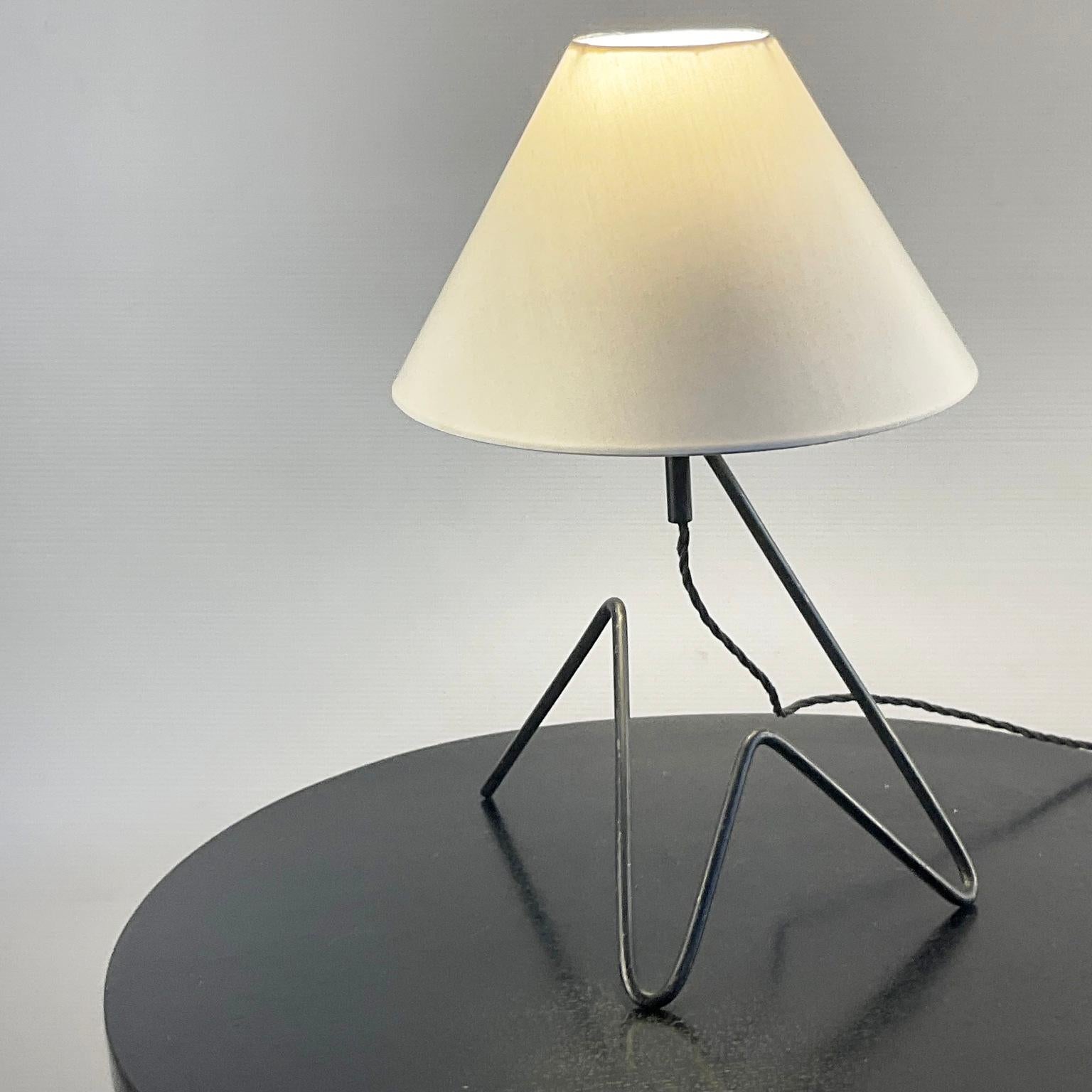 Lámpara de sobremesa de hierro forjado zoomorfo de los años 50 al estilo de Jean Royère Metalistería en venta