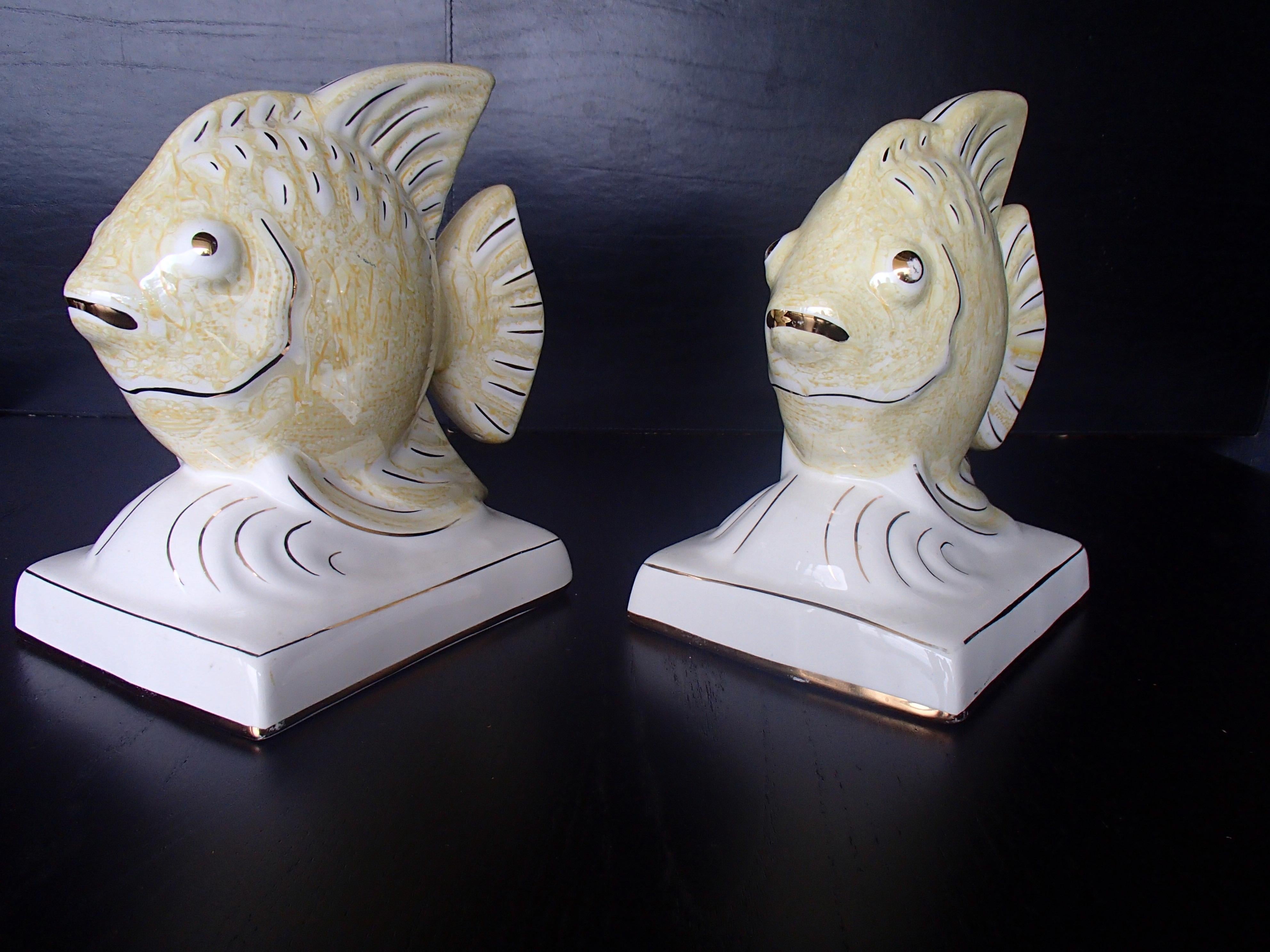 1950s pair of porcelaine fishes as bookend or deco.