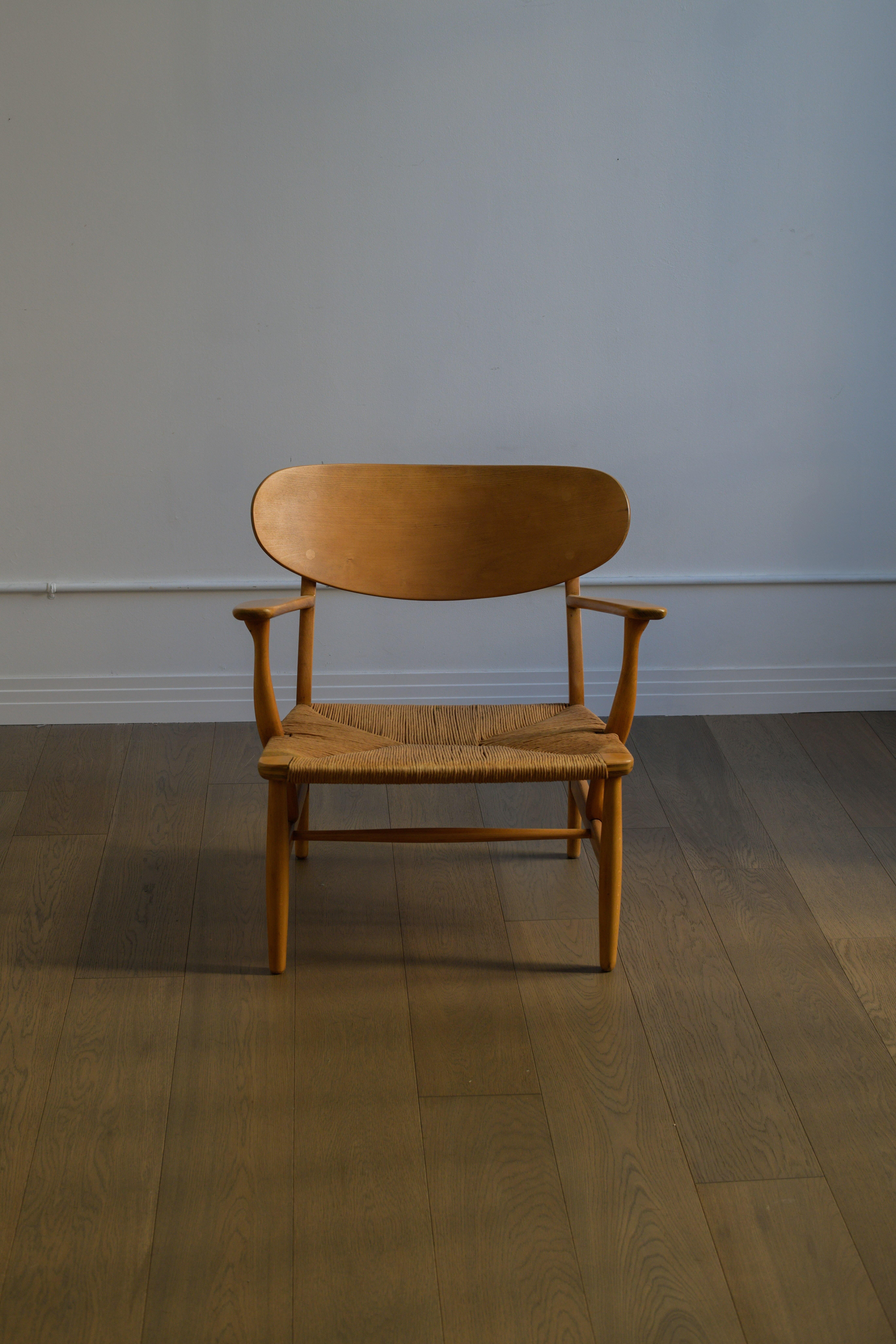Mid-20th Century 1951 HANS WEGNER Lounge chair, model no. CH-22 by Carl Hansen & Son, Denmark. For Sale
