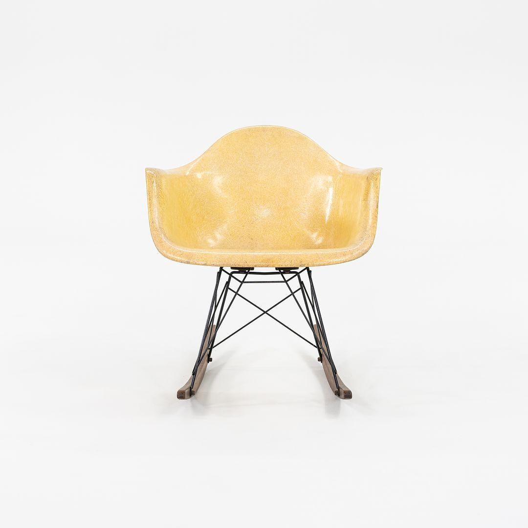 1951 Herman Miller Eames RAR Fiberglass Rocking Chair w/ Rope Edge & Zenith Tags For Sale 4
