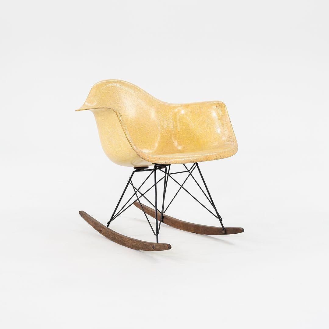 1951 Herman Miller Eames RAR Fiberglass Rocking Chair w/ Rope Edge & Zenith Tags For Sale 5