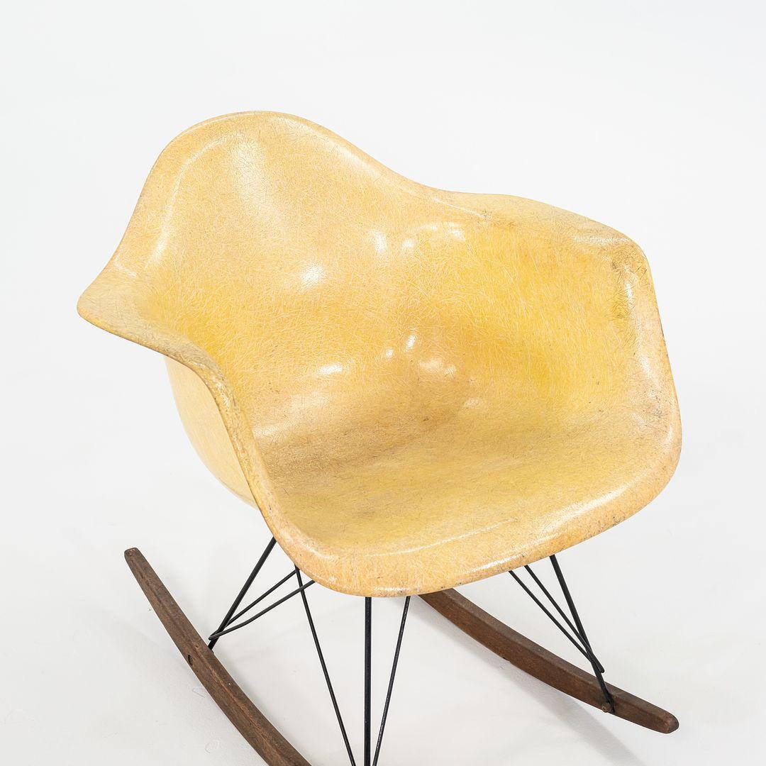 American 1951 Herman Miller Eames RAR Fiberglass Rocking Chair w/ Rope Edge & Zenith Tags For Sale