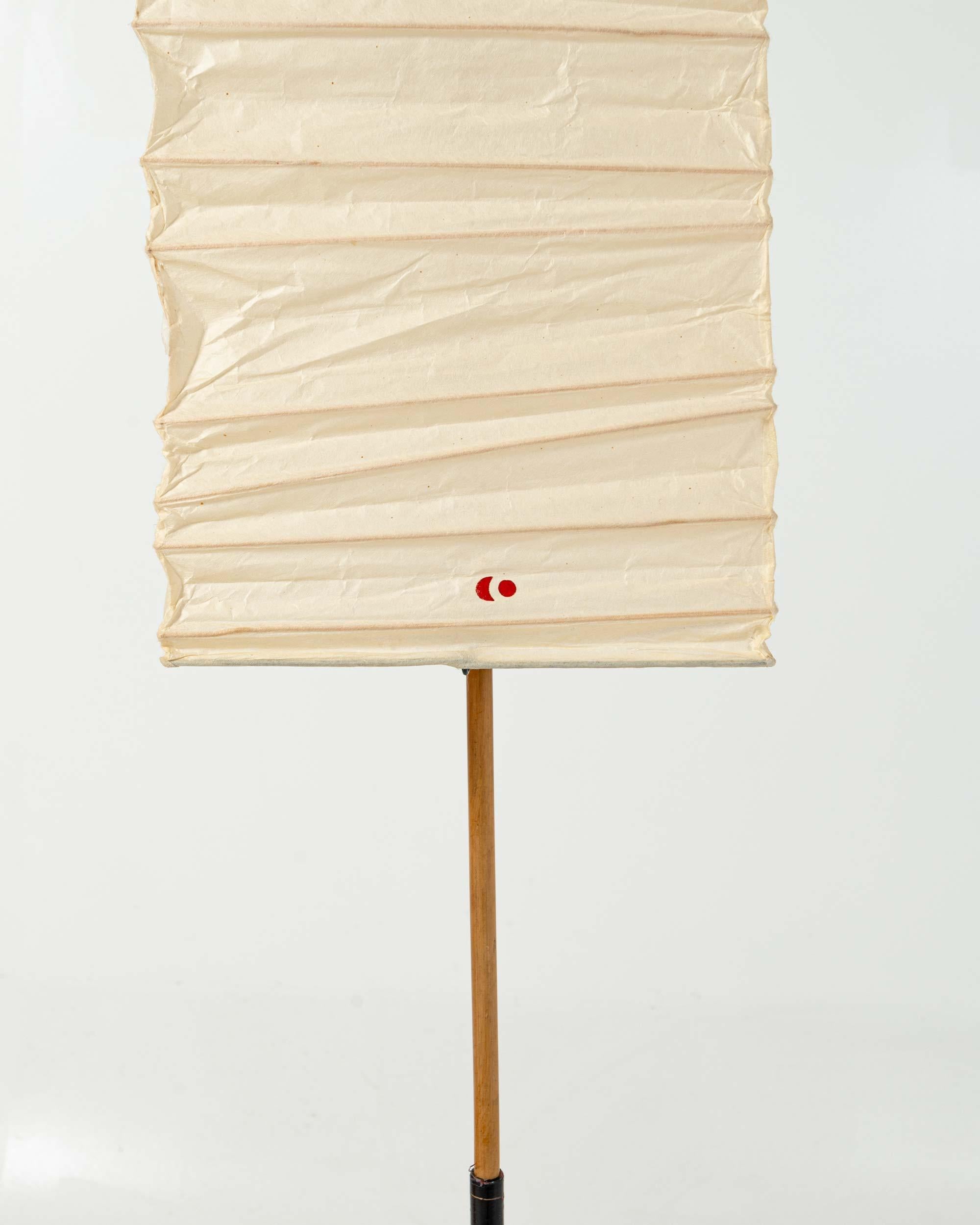 1951 Isamu Noguchi Akari Lichtskulptur 70XL Schirm mit BB3 Sockel, neu, auf Lager und auf Lager im Zustand „Hervorragend“ im Angebot in Seattle, WA