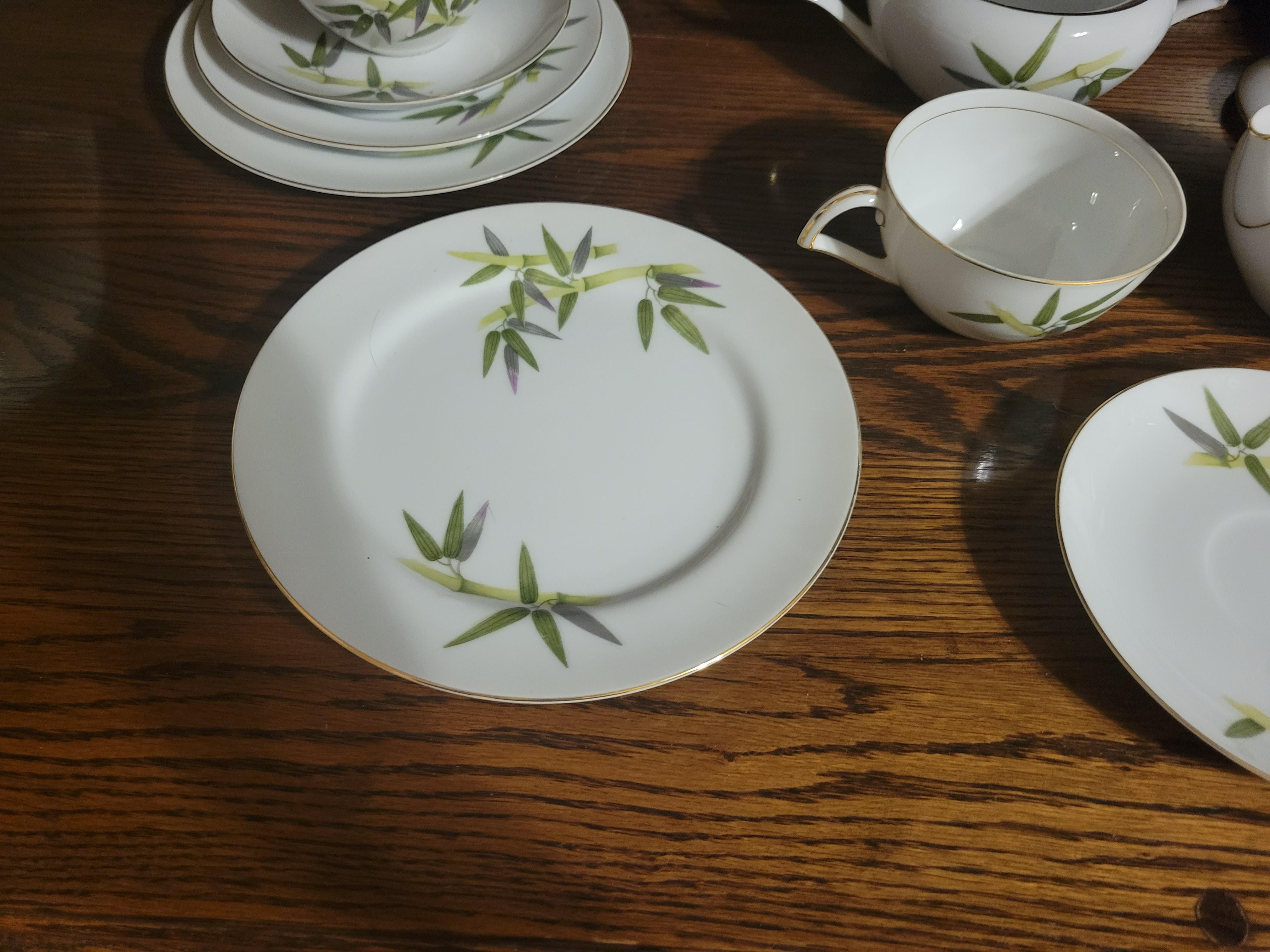 1951 Narumi Japan 'Spring Bamboo' Fine China Set - 24 pieces plus replacements  For Sale 5