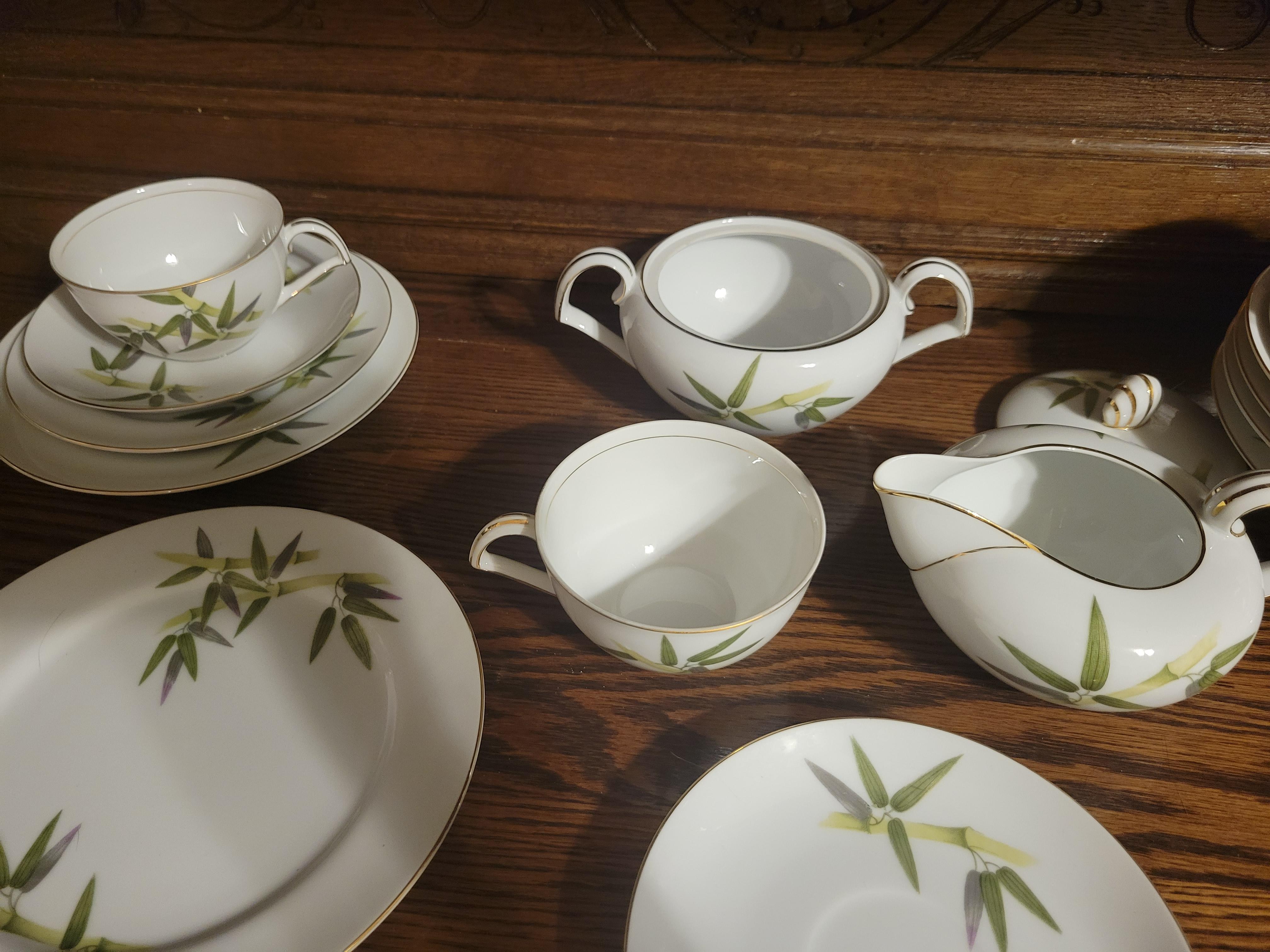 1951 Narumi Japan 'Spring Bamboo' Fine China Set - 24 pieces plus replacements  For Sale 8