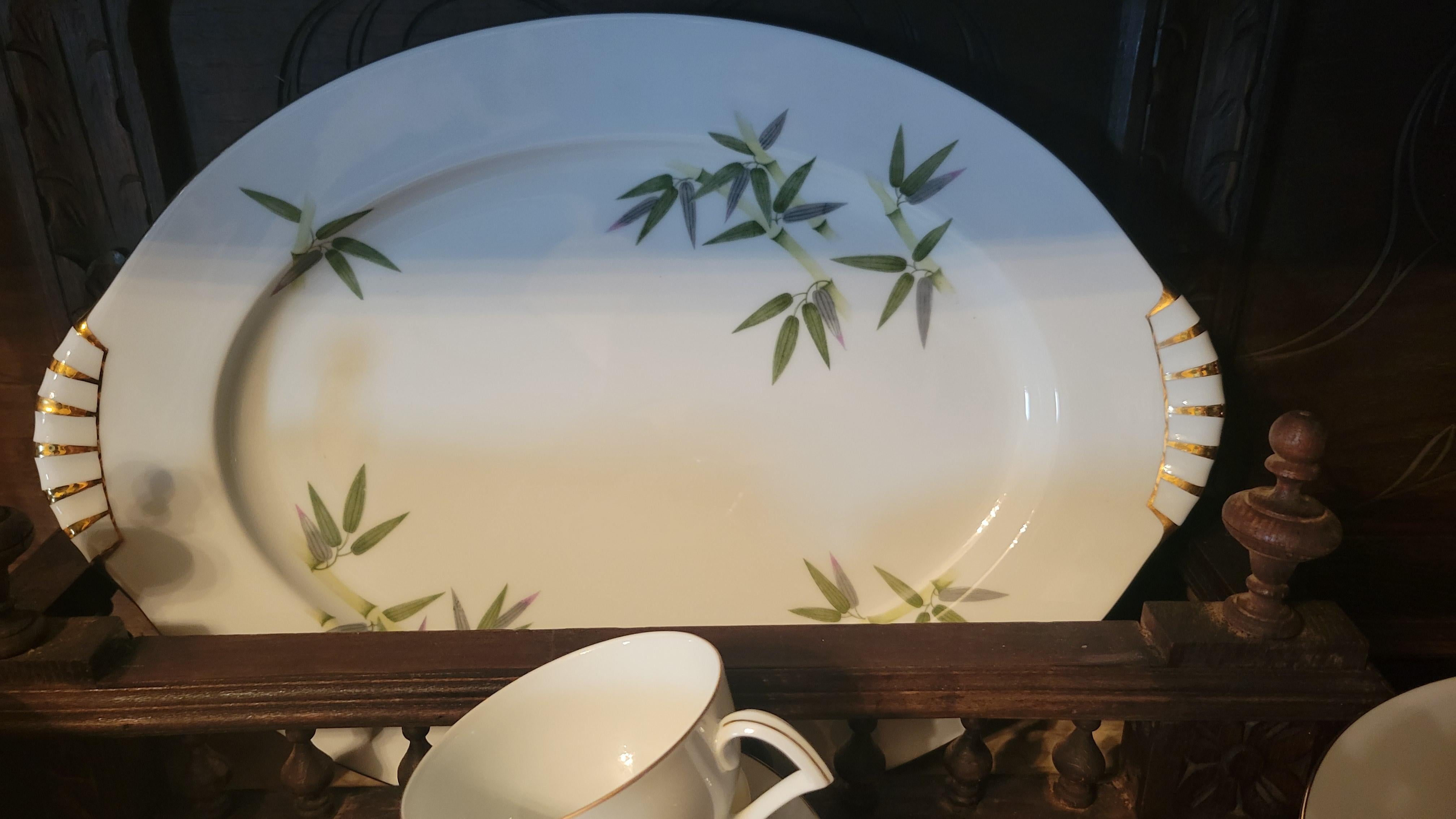 1951 Narumi Japan 'Spring Bamboo' Fine China - 8 Person Set In Excellent Condition For Sale In Phoenix, AZ
