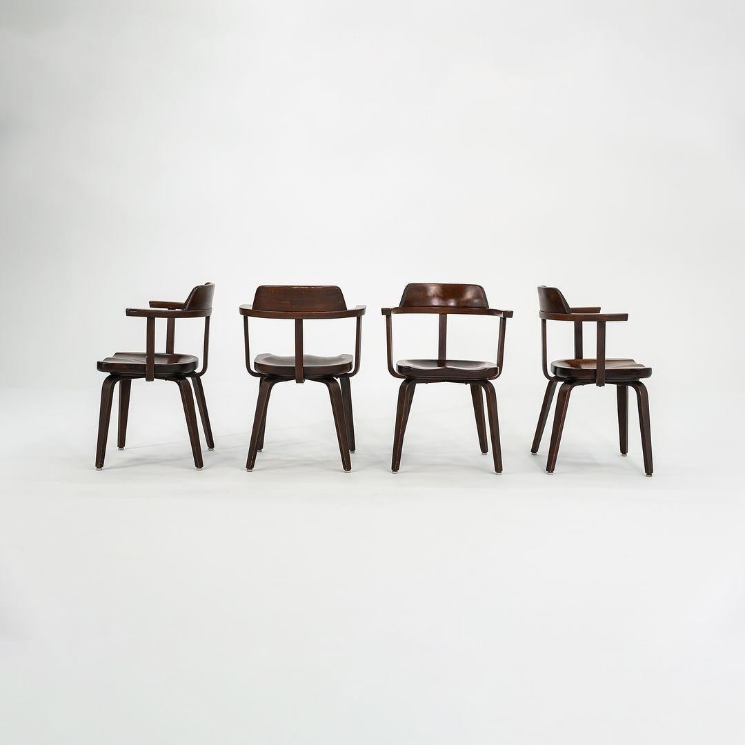 1951 Ensemble de 4 chaises à accoudoirs Bauhaus W199 par Walter Gropius et Ben Thompson en vente 5