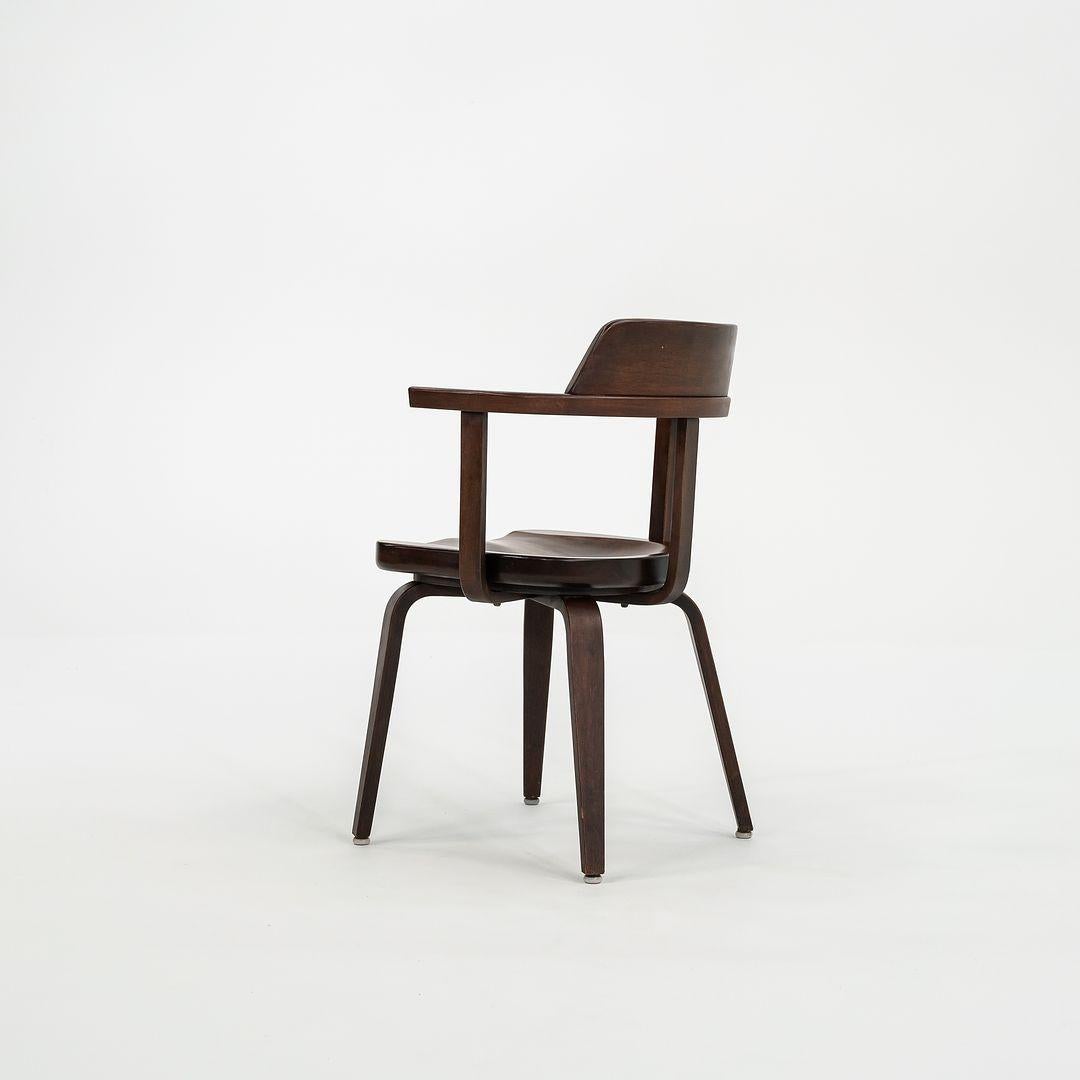 Autrichien 1951 Ensemble de 4 chaises à accoudoirs Bauhaus W199 par Walter Gropius et Ben Thompson en vente