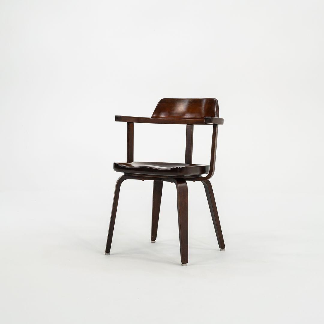 1951 Ensemble de 4 chaises à accoudoirs Bauhaus W199 par Walter Gropius et Ben Thompson en vente 2