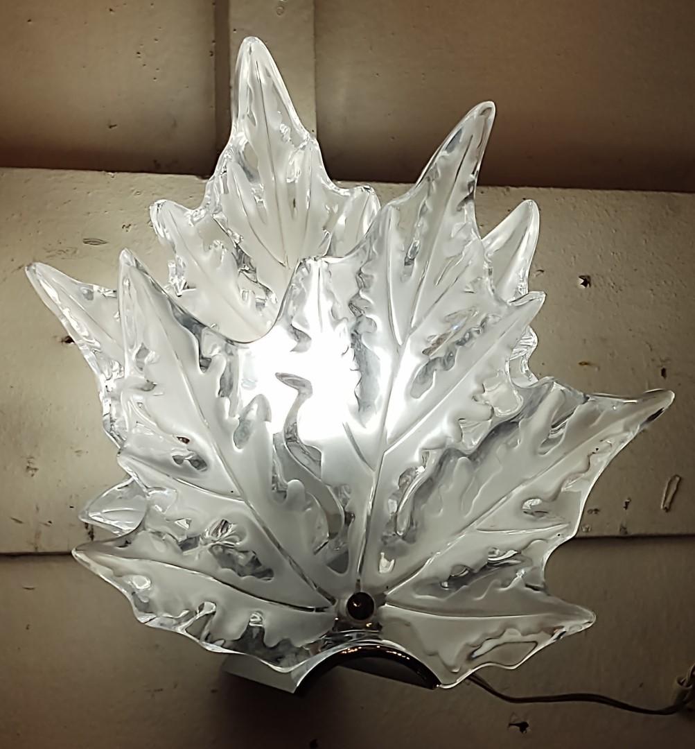 1951 Single Mid-Century Modern Lalique Leaf Form Sconce In Good Condition For Sale In New York, NY