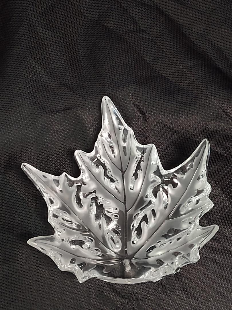 Mid-20th Century 1951 Single Mid-Century Modern Lalique Leaf Form Sconce For Sale