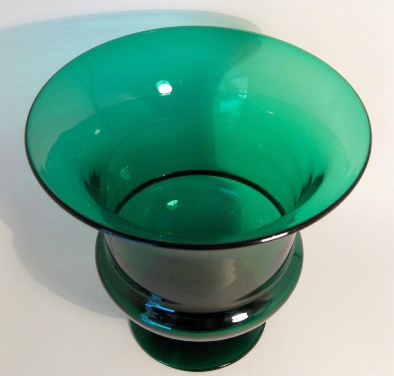 1952 Emerald Green Blenko Art Glass Urn or Vase, 428L at 1stDibs