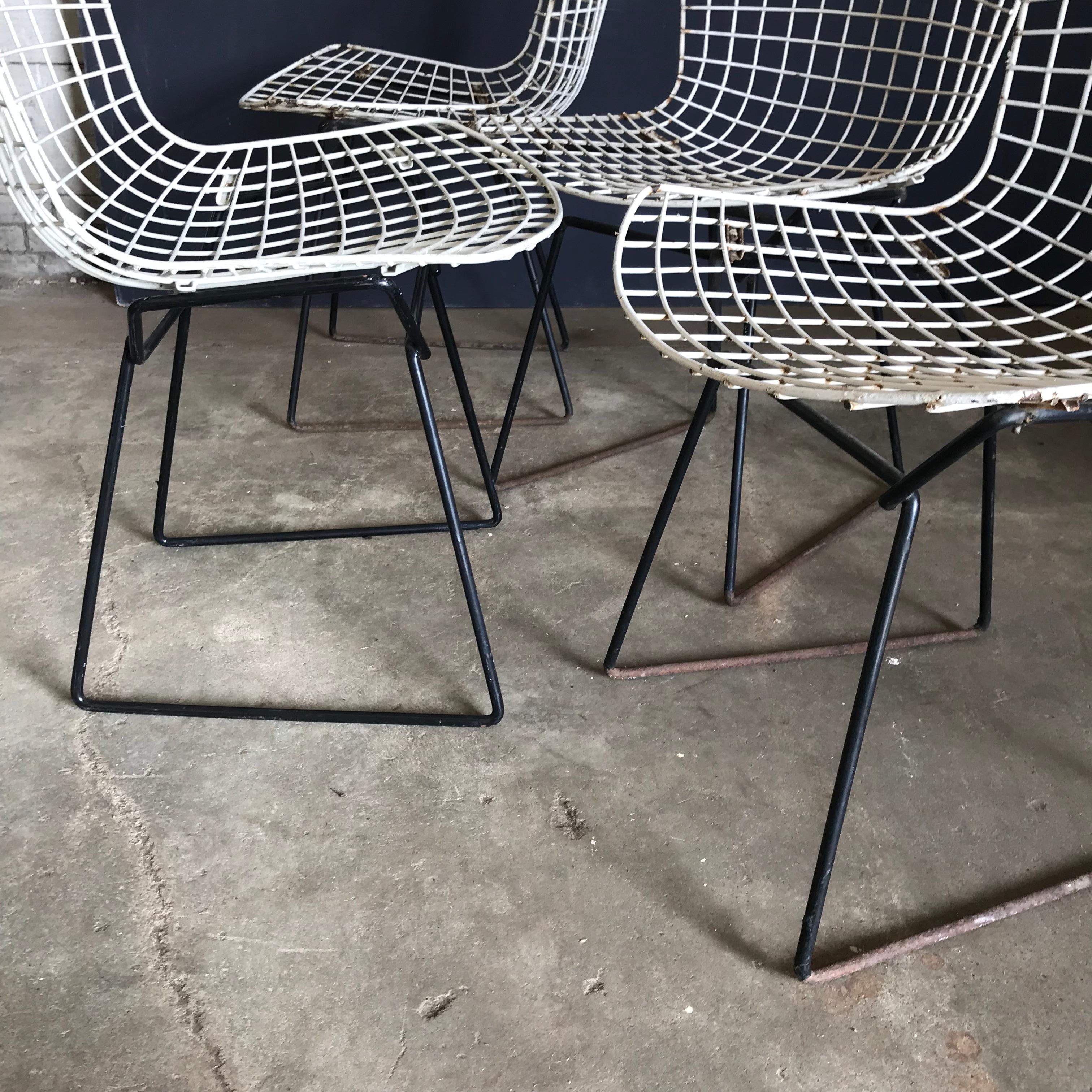1952, Harrie Bertoia para Knoll International Conjunto de sillas de comedor de alambre en venta 4