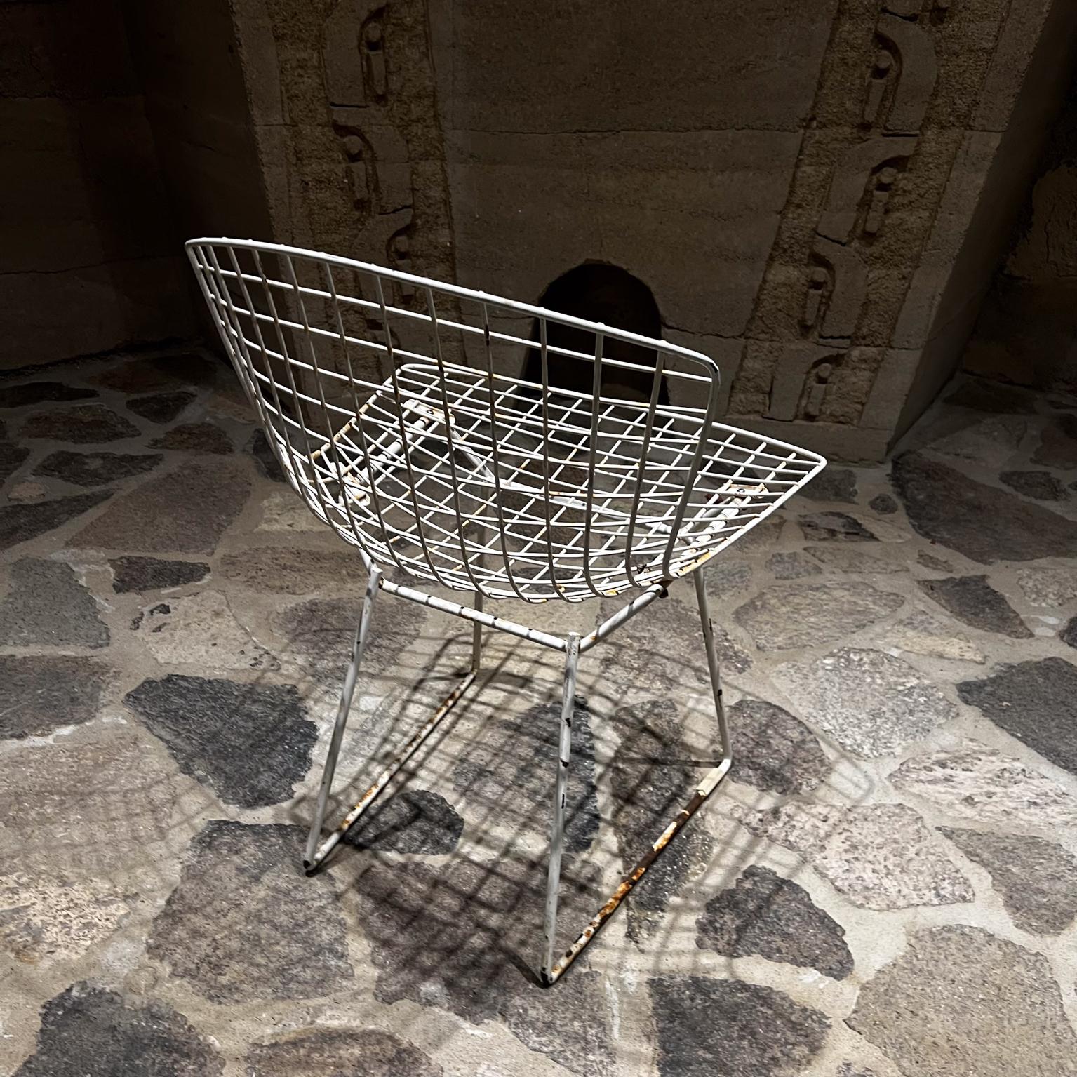 1952 Harry Bertoia Distressed Side Chair White In Distressed Condition In Chula Vista, CA
