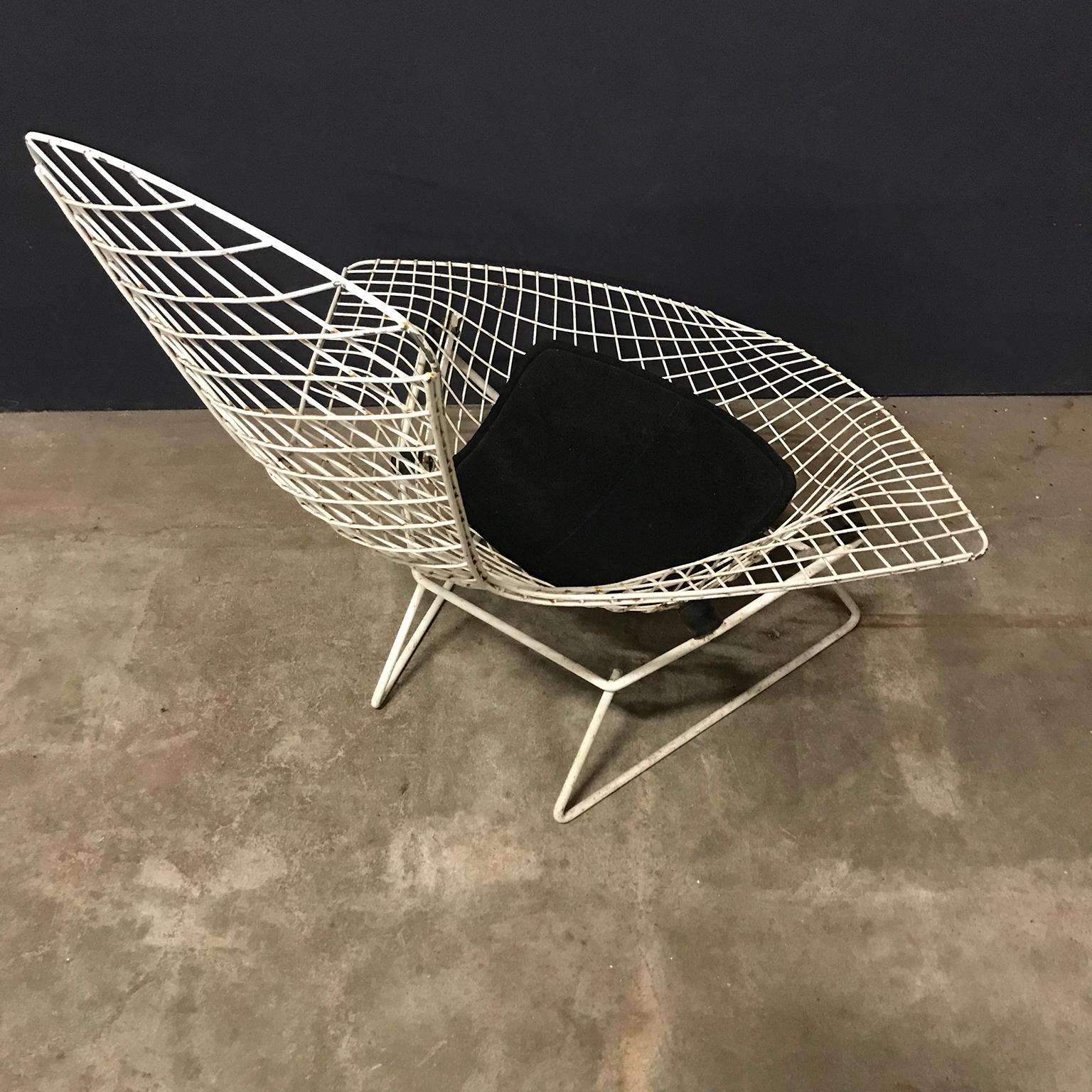 1952, Harry Bertoia, Knoll International, Bird Chair in White with Black Pillow 1