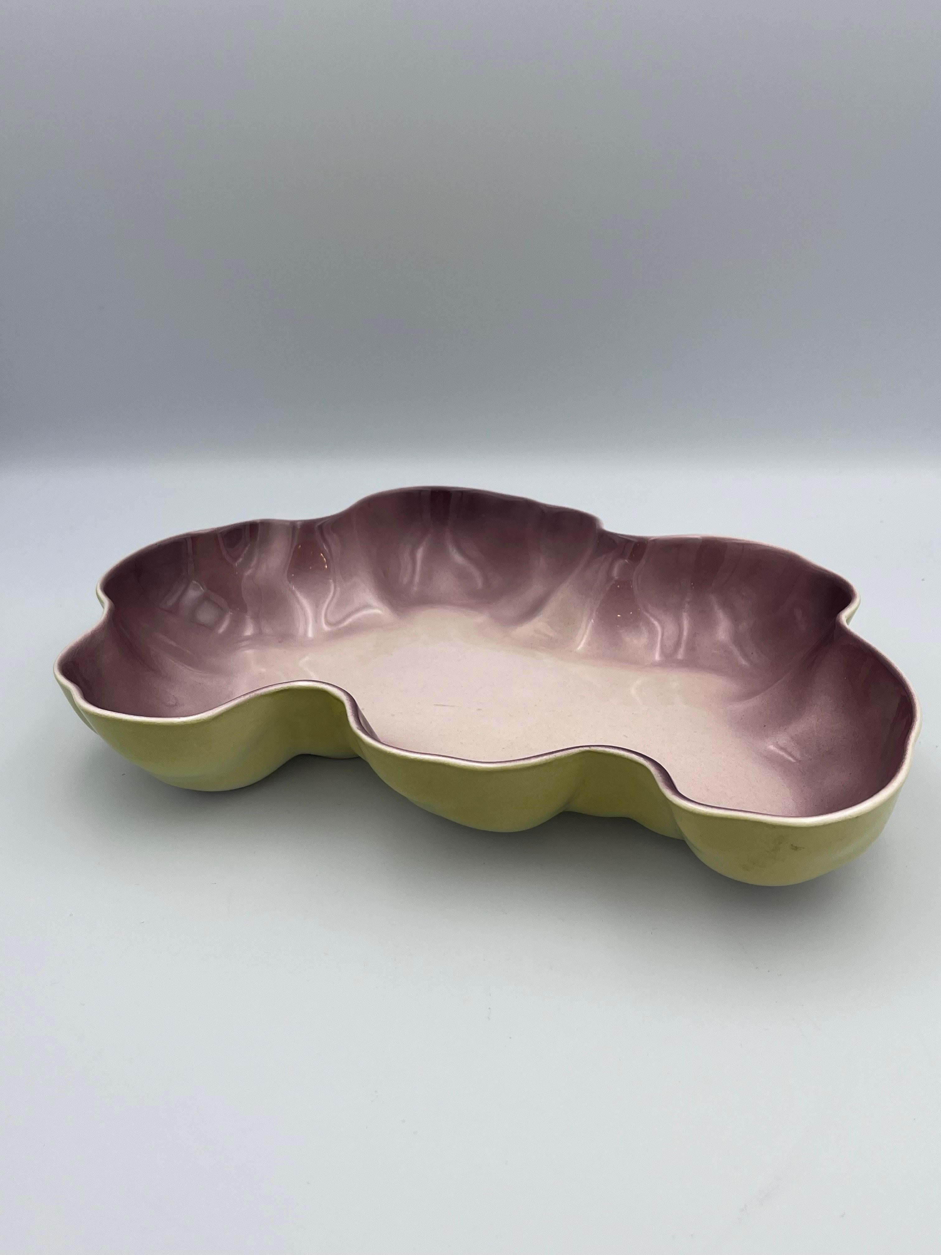 1952 Los Angeles Potteries Amorphous Ceramic Flamingo Bowl in Yellow In Good Condition For Sale In Red Lion, PA
