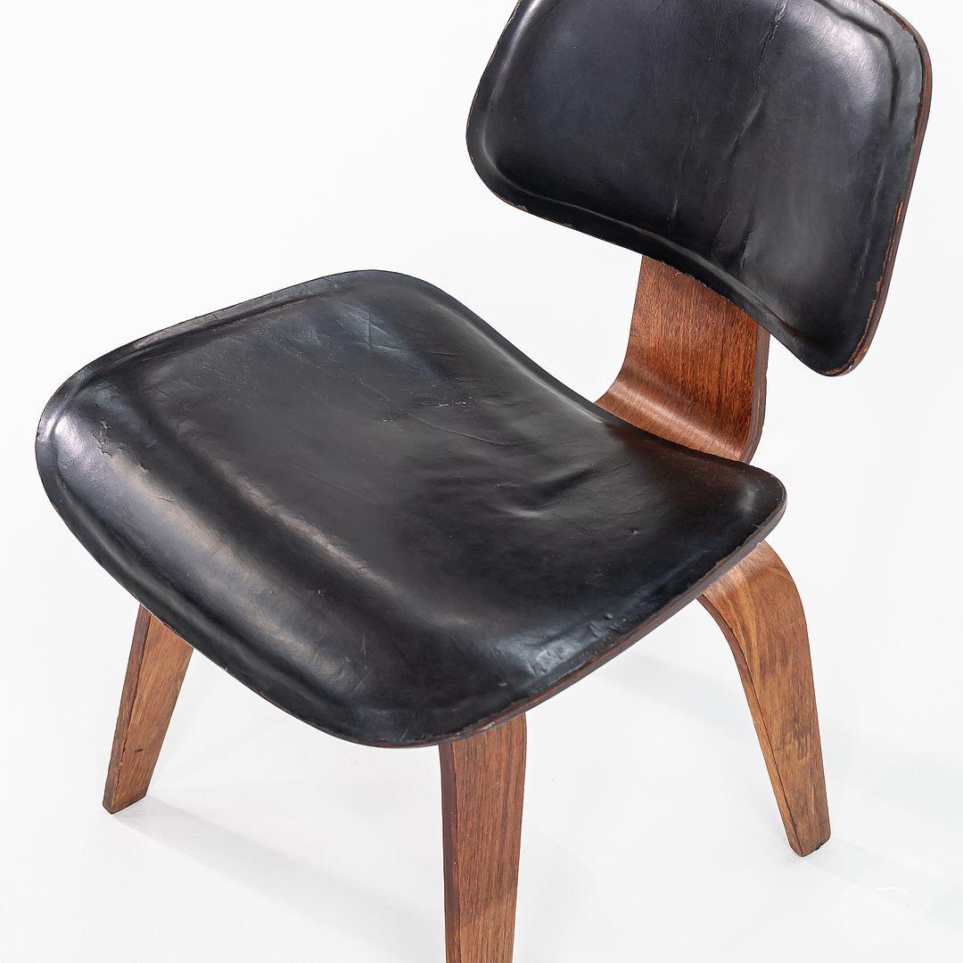 American 1952 Rare Herman Miller Eames DCW Dining Chair in Walnut w/ Leather Upholstery For Sale