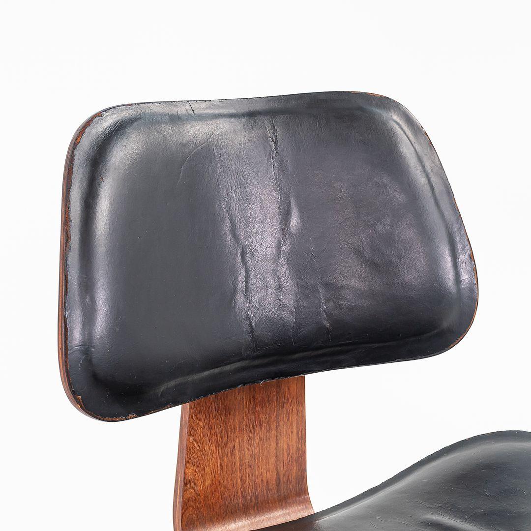 Mid-20th Century 1952 Rare Herman Miller Eames DCW Dining Chair in Walnut w/ Leather Upholstery For Sale