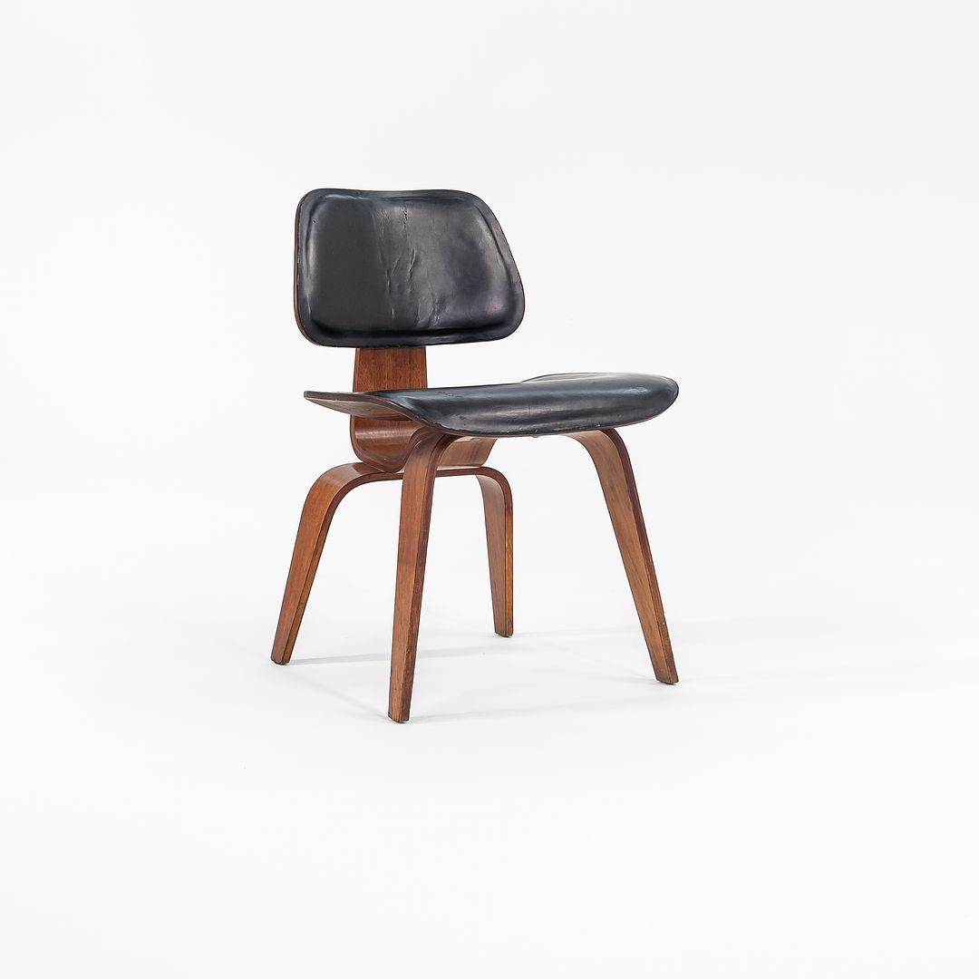 1952 Rare Herman Miller Eames DCW Dining Chair in Walnut w/ Leather Upholstery For Sale 2