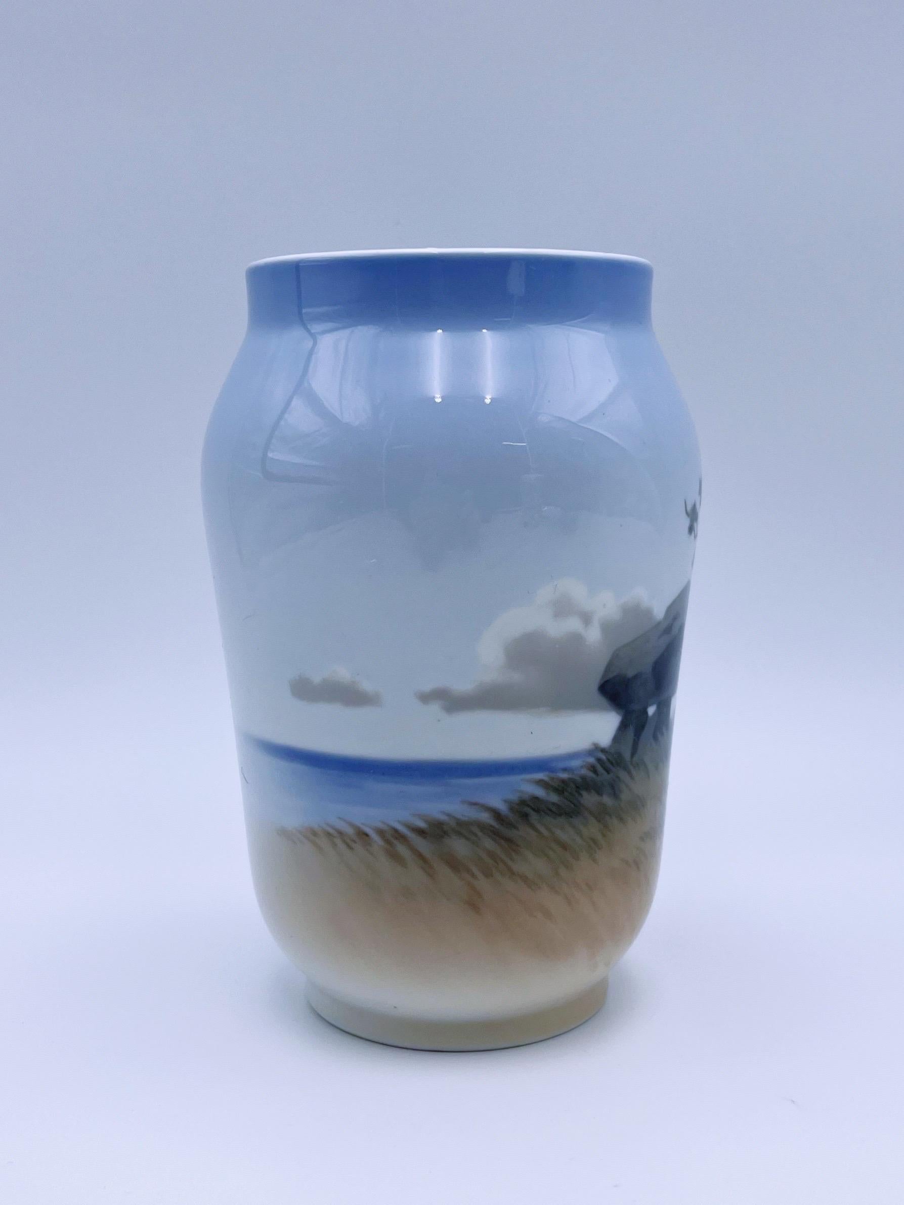 Danish 1952 Royal Copenhagen No.2316-108 Vase with under-glazed pattern For Sale