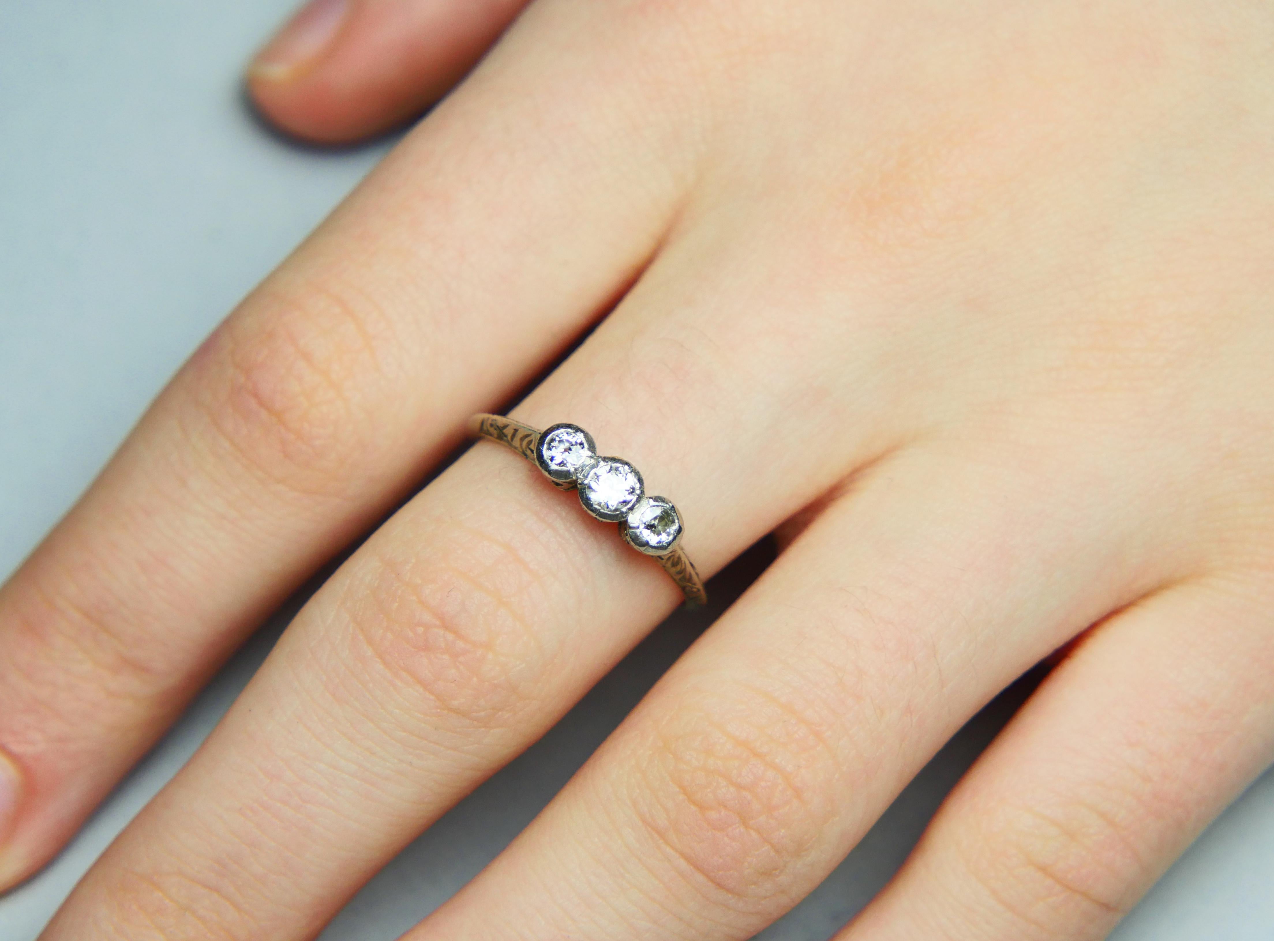 1952 Three Stones Ring 0.7 ctw Diamonds solid 18K White Gold Ø 7.25US / 2.4gr For Sale 1